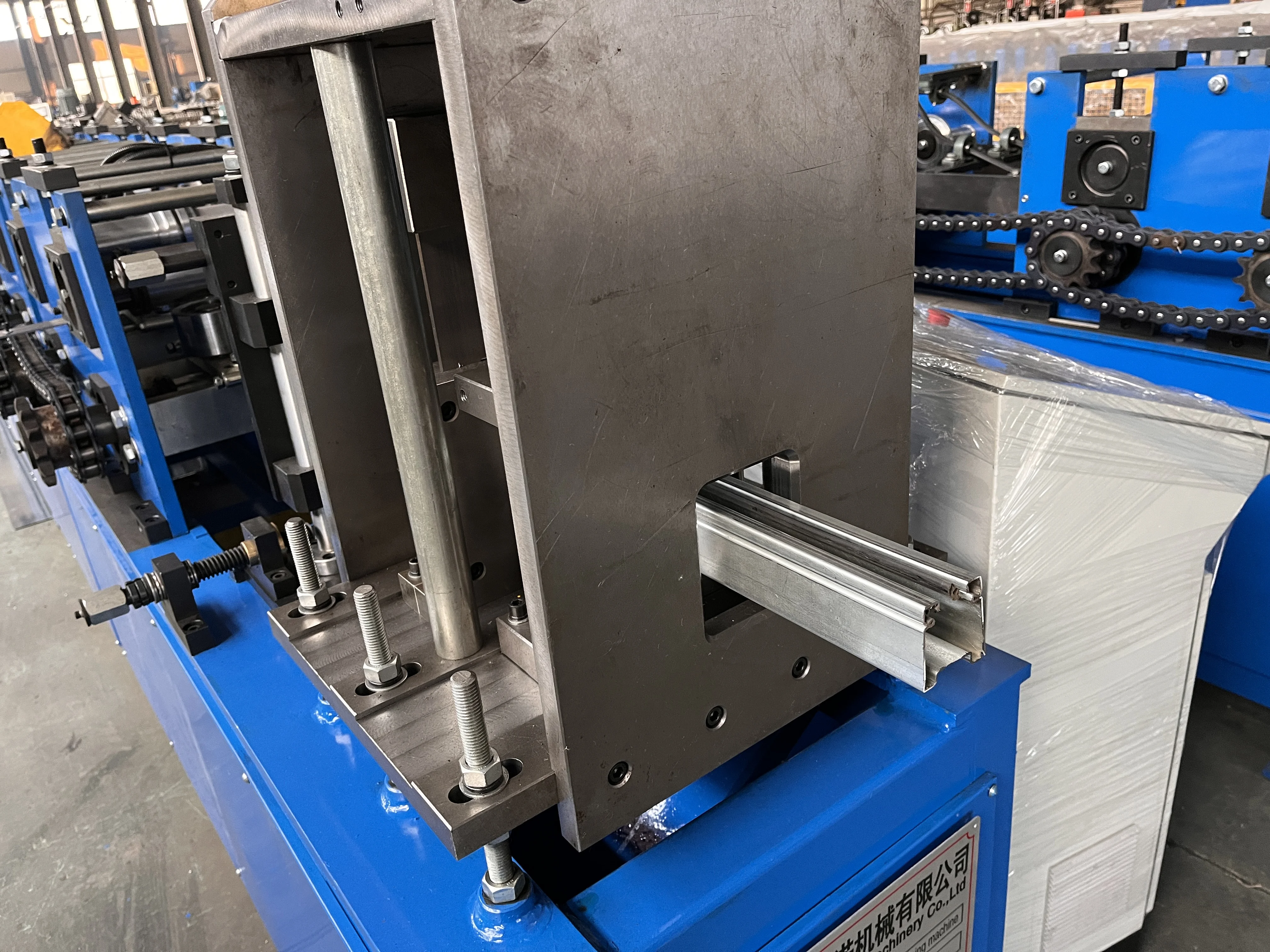 BN ODM High Speed Shutter Door Guide Rail Machine Guide Rail For Shutter Door Machine