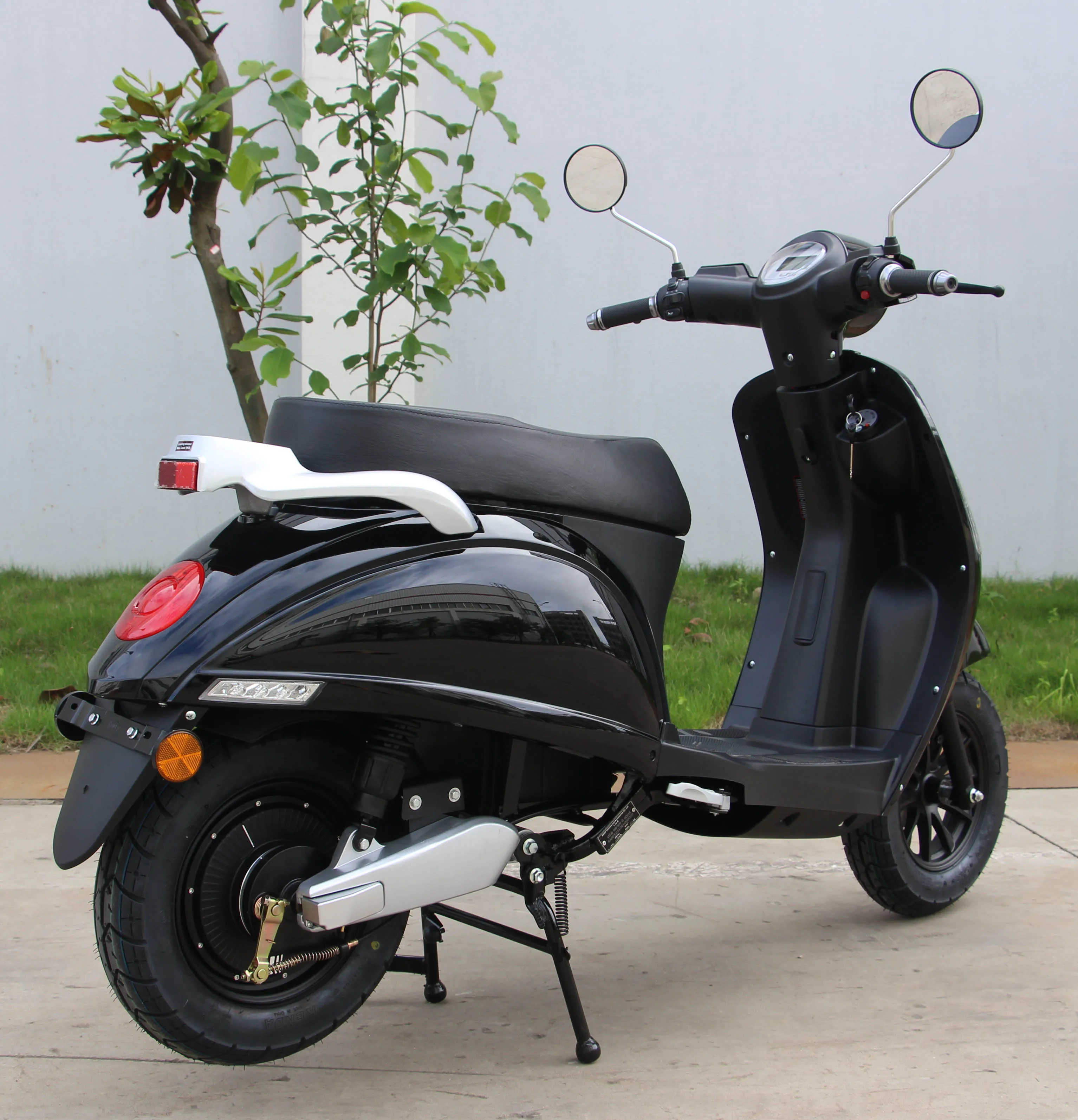 EEC China Electric Moped 1500w 60v 20ah Lithium Battery E Motorcycle Electric