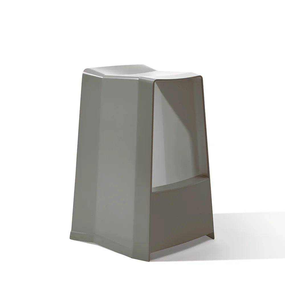 Unique Design Modern Industry Style Monoblock High Chair Bar Stool With Low Back