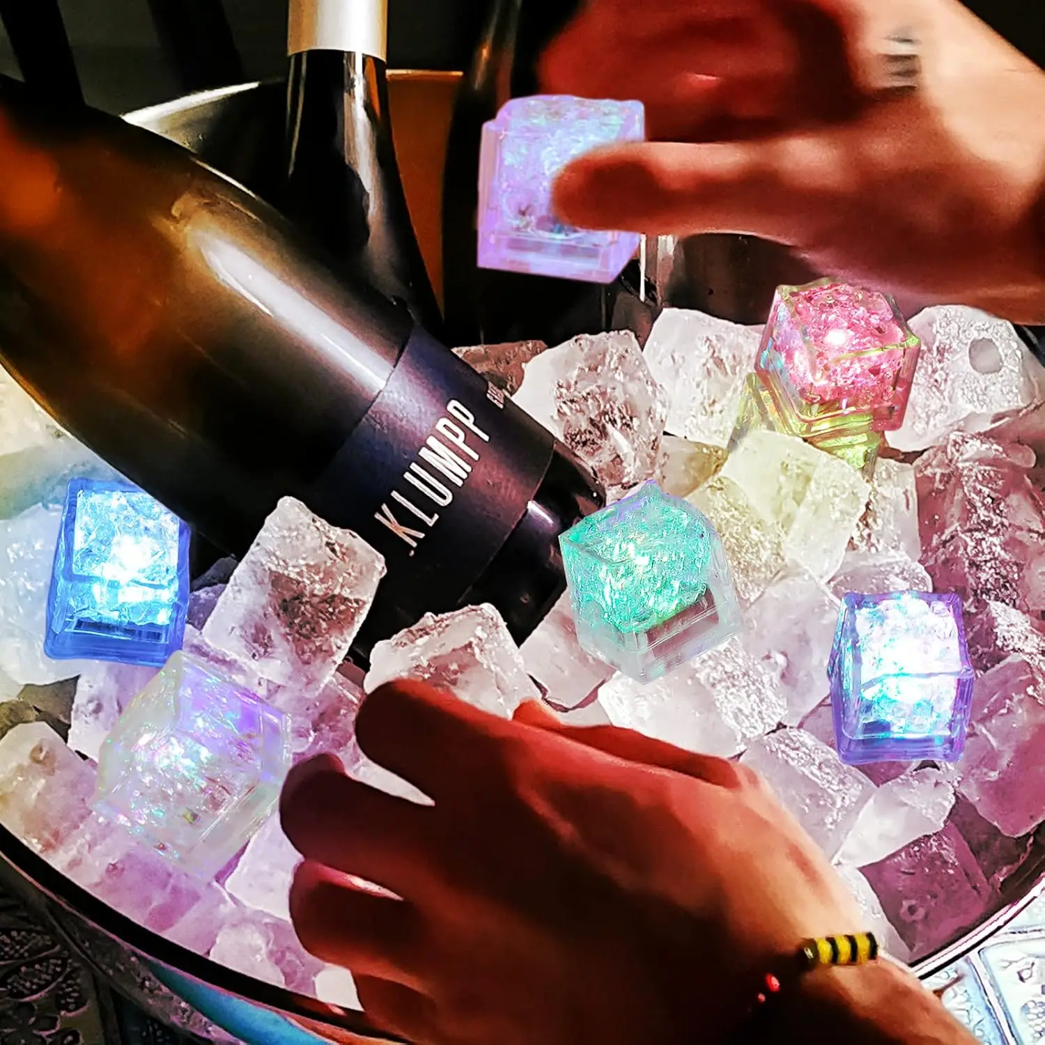 One-Stop Service Custom Logo Color Size Food Grade Modern Design 7 Glowing Colors LED Ice Cube