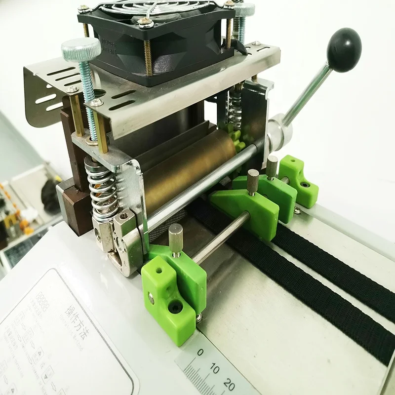 Label Cutting And Folding Machine Elastic Tape Cutter Cloth Label Cutter
