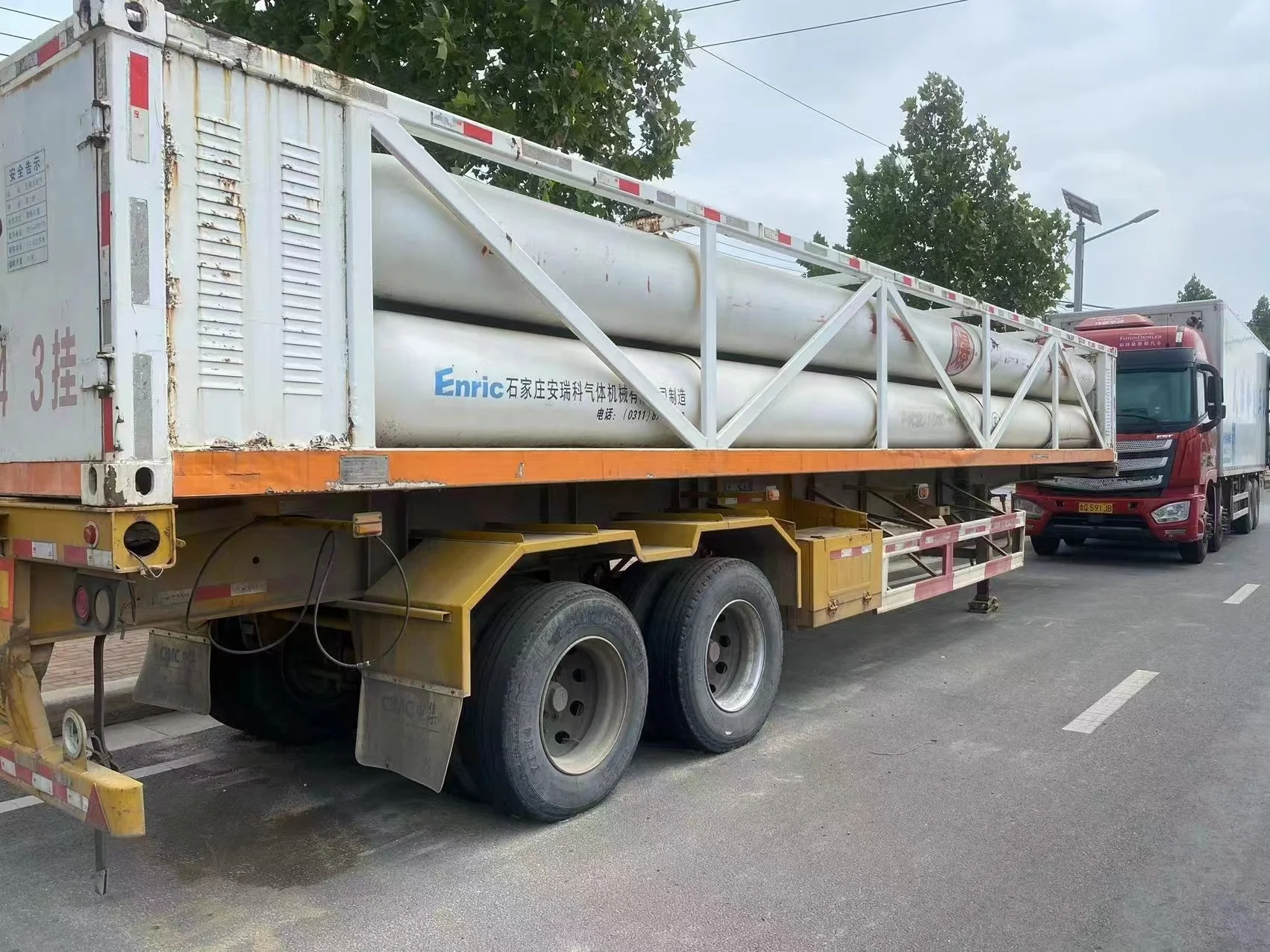 Used 8-tube CNG helium-hydrogen tube trailer