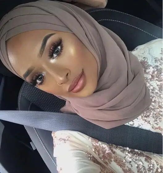 2022 Fashion Cross Front Chiffon Hijab Of Women Islamic Lady Modest Cross Chiffon Hijab plain chiffon scarves