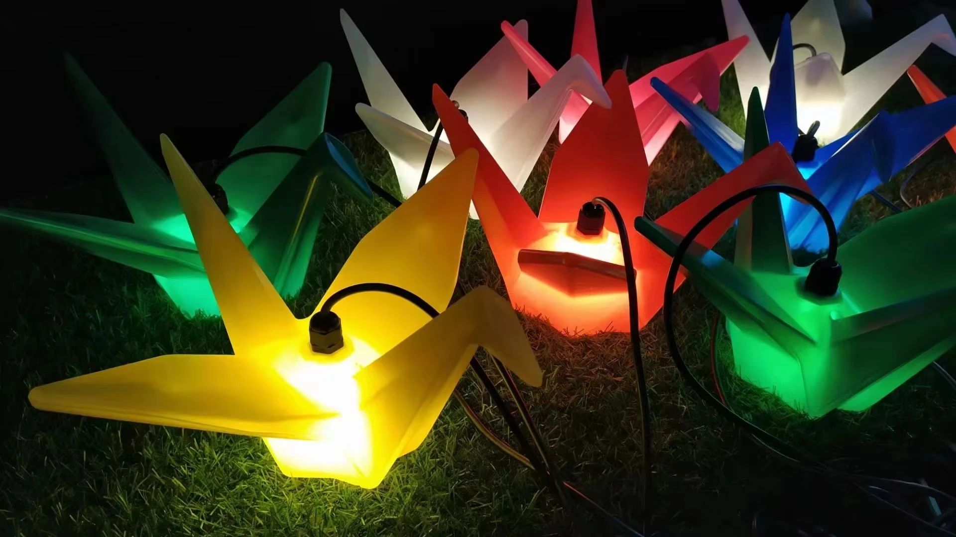 Distinctive Outdoor Rainproof Pigeon Bird Decoration Hanging Tree Styling LED Paper Crane Light