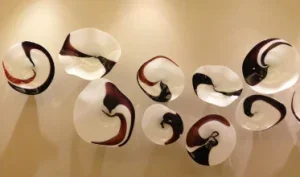 Popular art decoration handmade glass plates wall hanger murano flower shaped glass plates