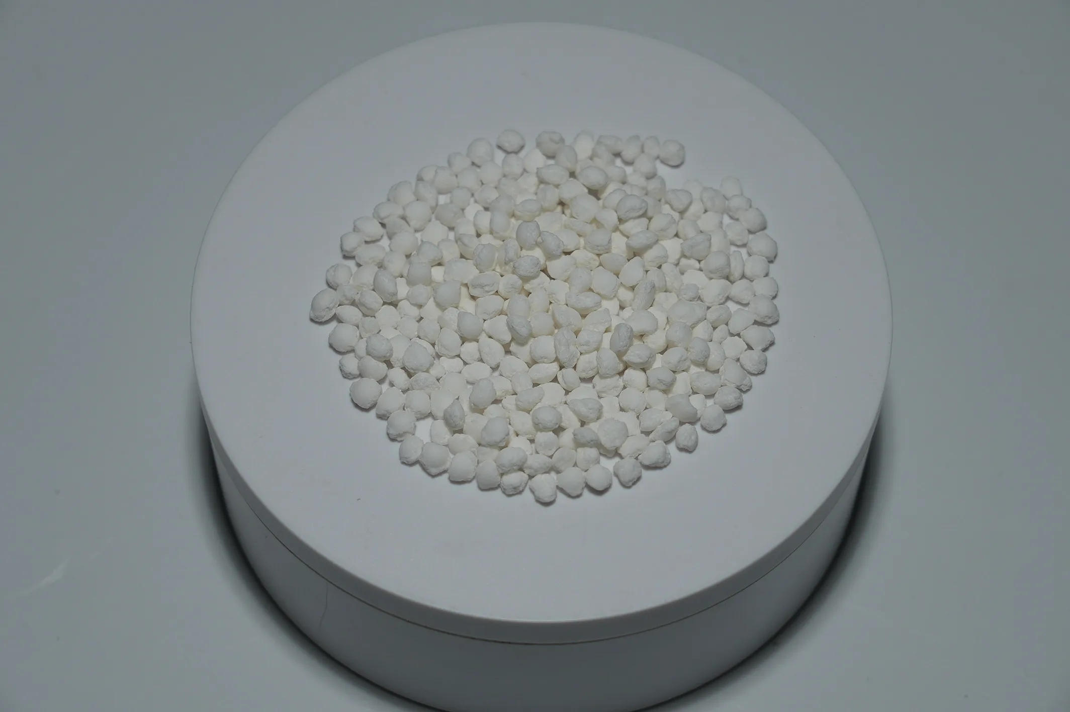 High quality and low price Ammonium Chloride Powder/ Granular 99.5%