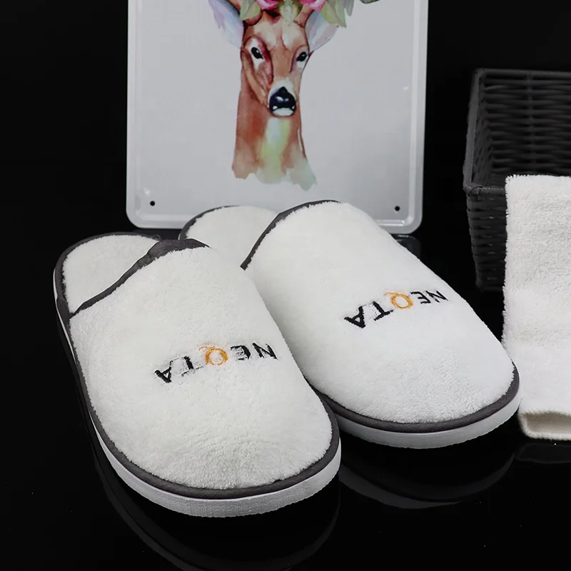 Экологически чистые роскошные спальные комнатные Шлепанцы из хлопчатобумажной ткани кораллового флиса, дешевые оптовые тапочки для спа и отелей