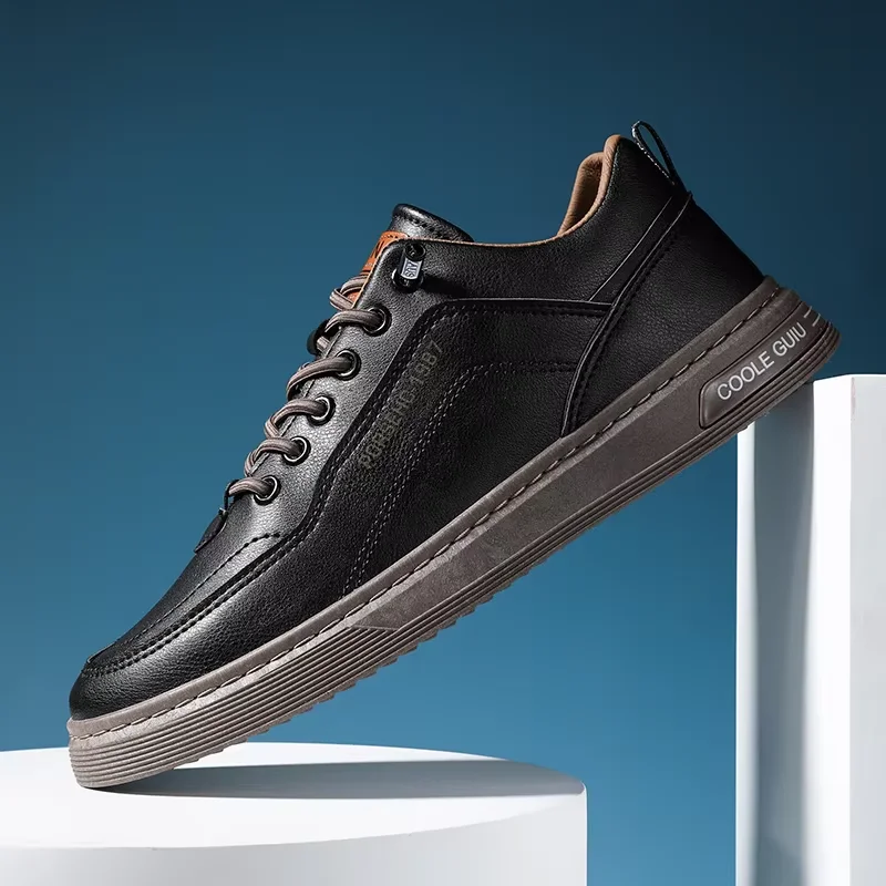 2024 Waterproof Leather Sneakers Shoes Outdoor Leisure Fashion Rend Flat Men Walking Style Shoes