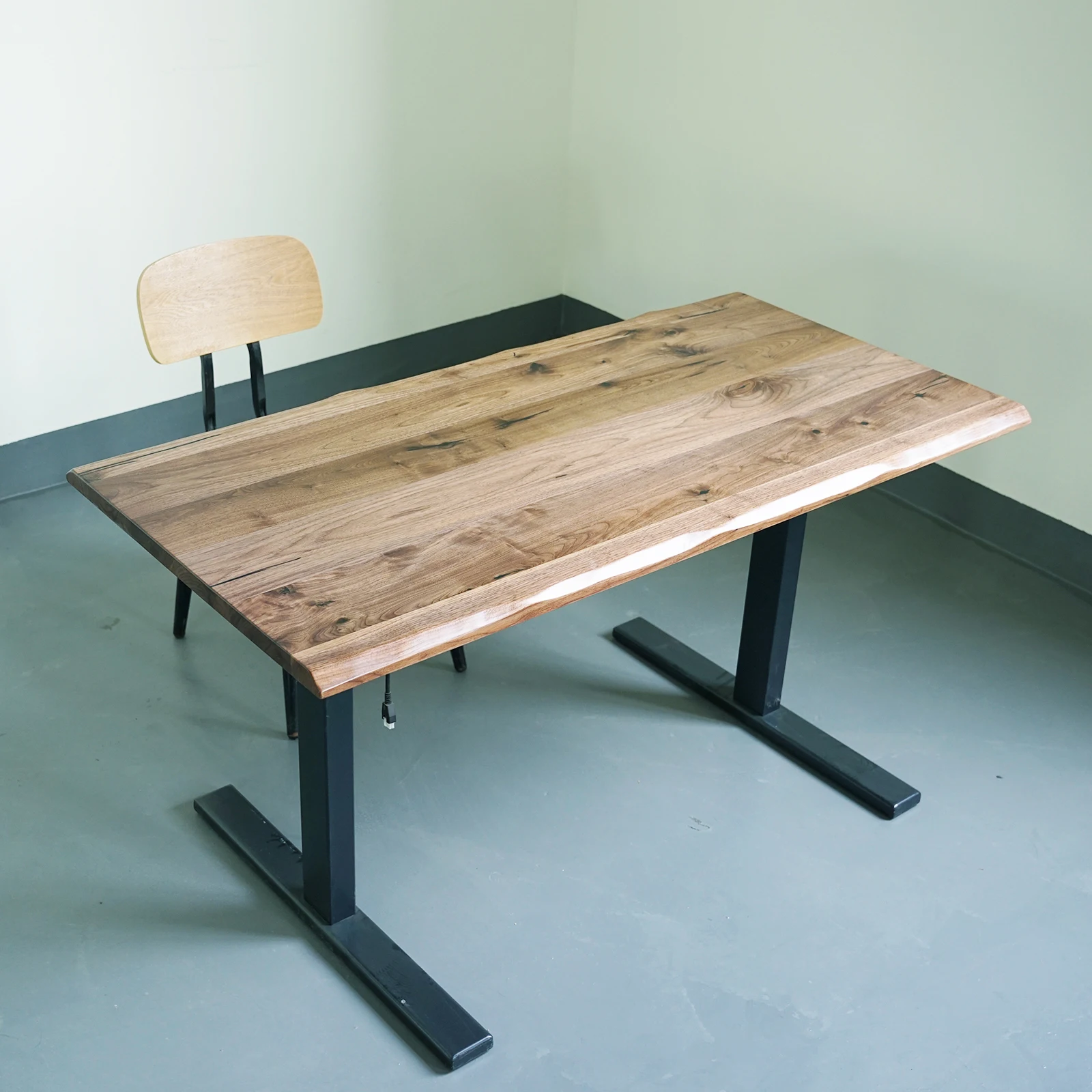 OEM/ODM black walnut solid wood edge glued table top Customized Living room hotel bedroom Furniture