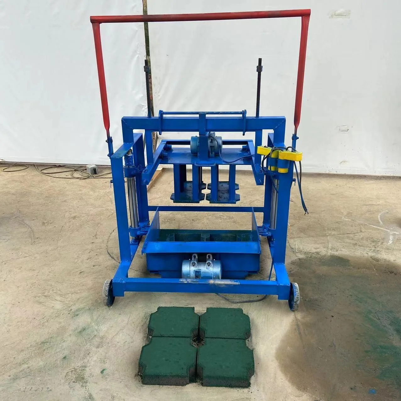 Easy operation high efficient Middle mobile brick block making machine price