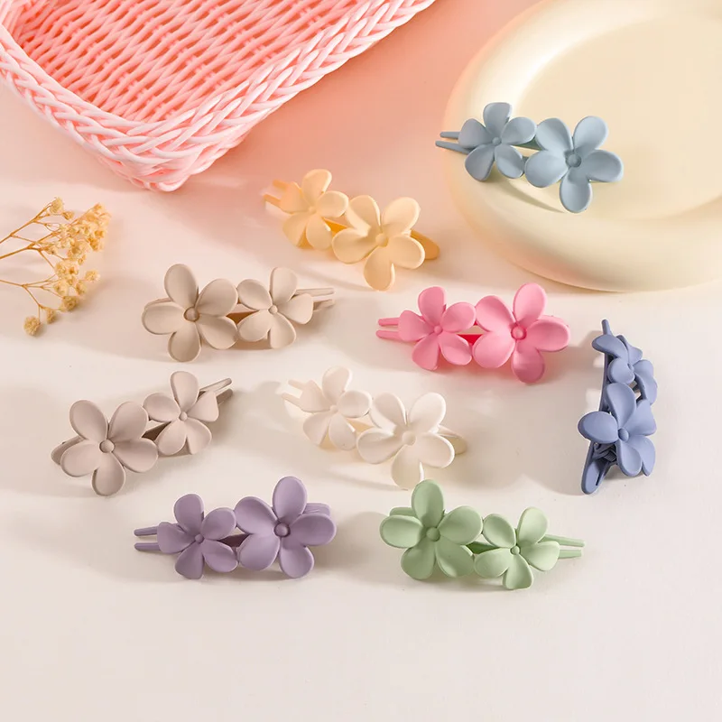 New Double Flower 7cm Women Hair Claws Colorful Plastic Hair Clips With Flower Women Hair Accessories