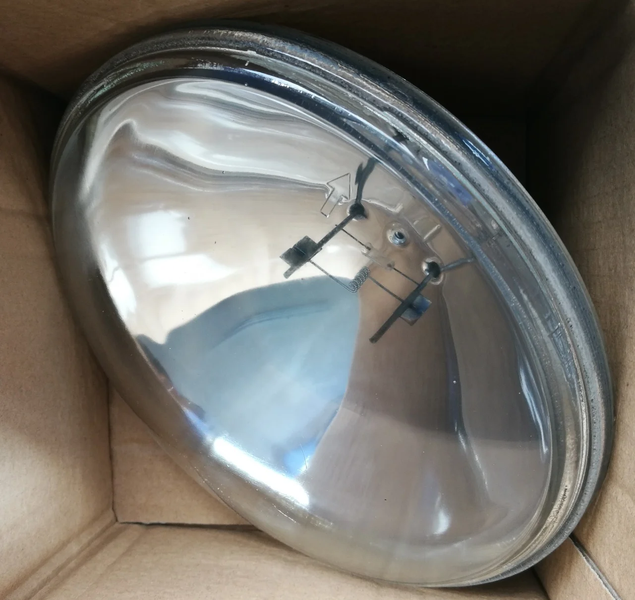 PAR aircraft strobe light bulbs Q4681 locomotive headlight Bulb Halogen Sealed Beam with factory price& good quality