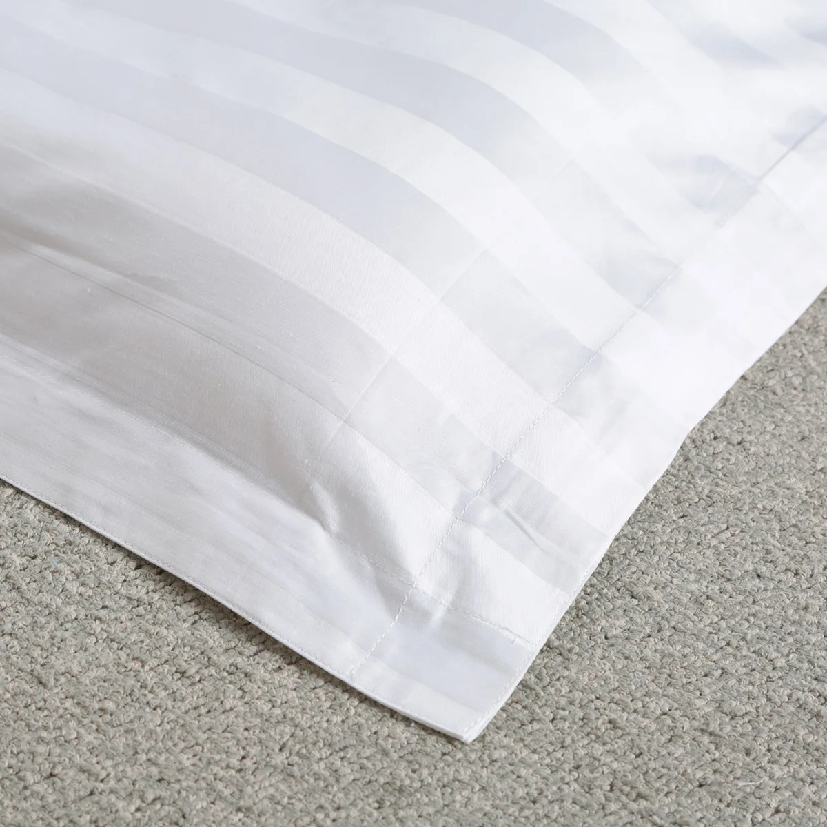 Factory cheap price White solid color durable hospital cotton bedsheet fabric 32S*32S