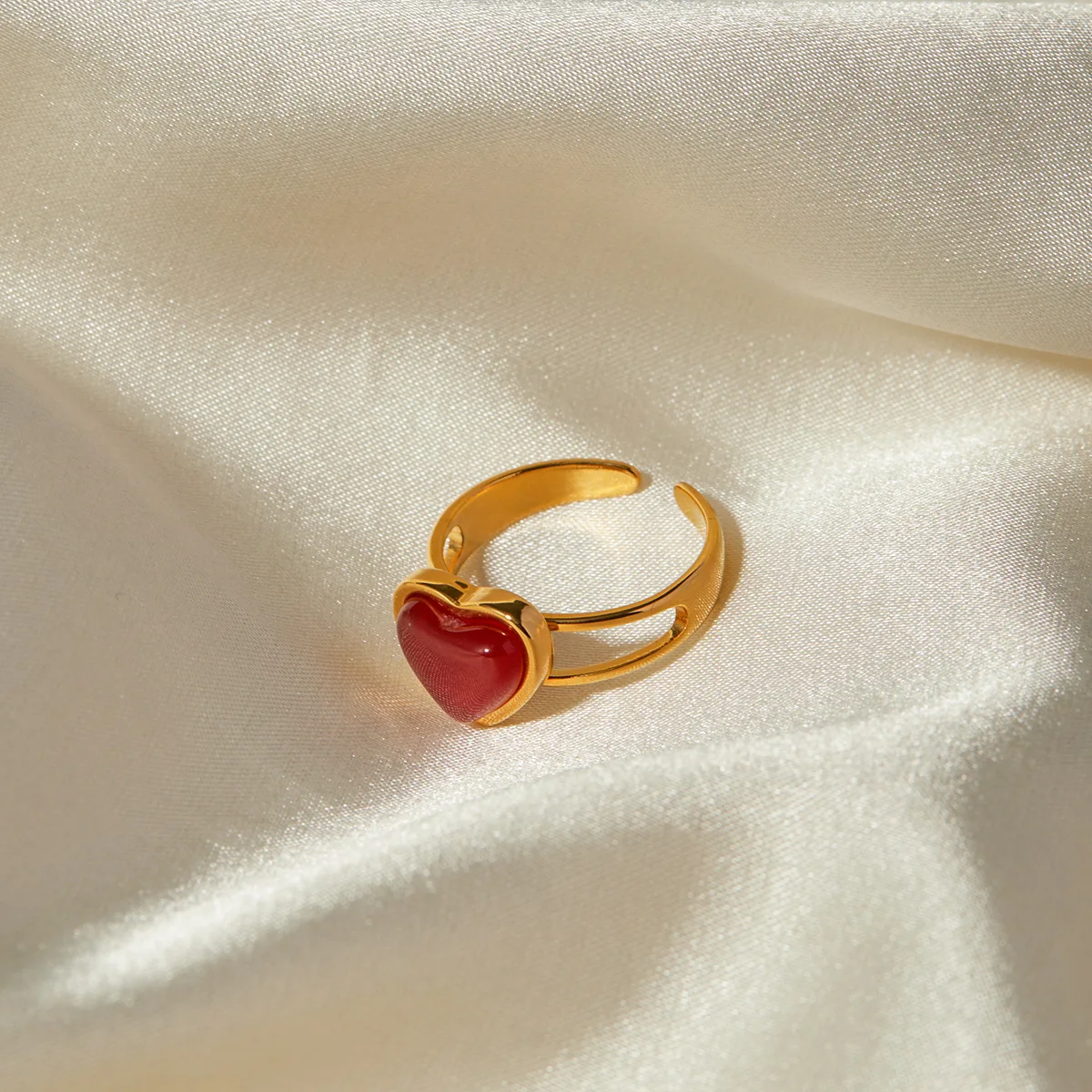 New 18k Gold Stainless Steel Red Agate Ring Niche Light Luxury Inlaid Red Agate love Ring