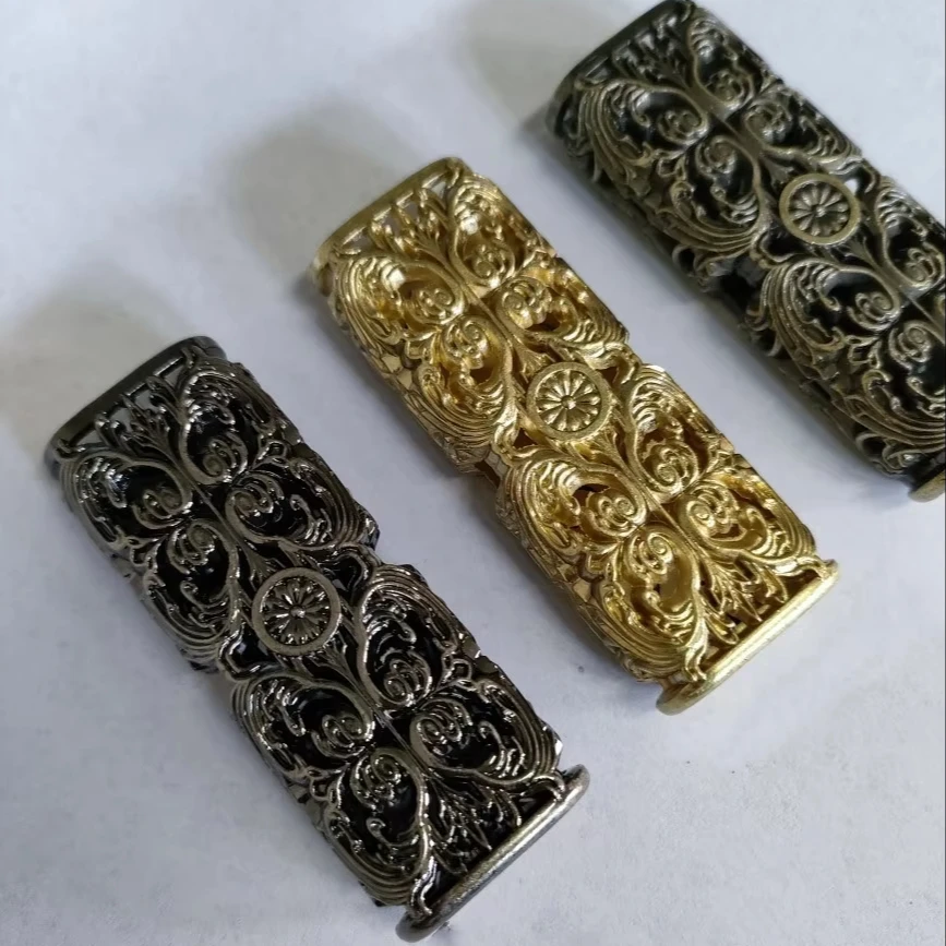 Hot Sales Decorative Pattern Polishing Lighter Case Zinc Alloy Embossing Lighter Case