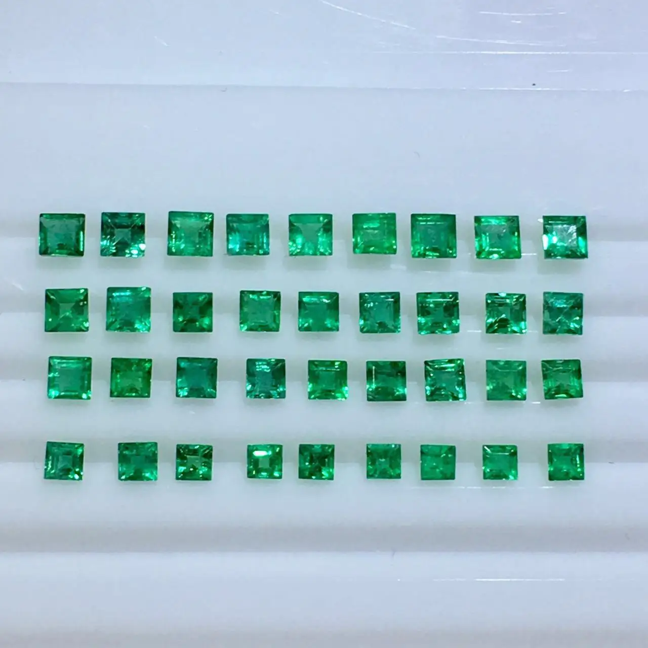 High Quality Machine Cut Green Emerald Stone Genuine Columbia Hydrothermal Loose Emerald Stone