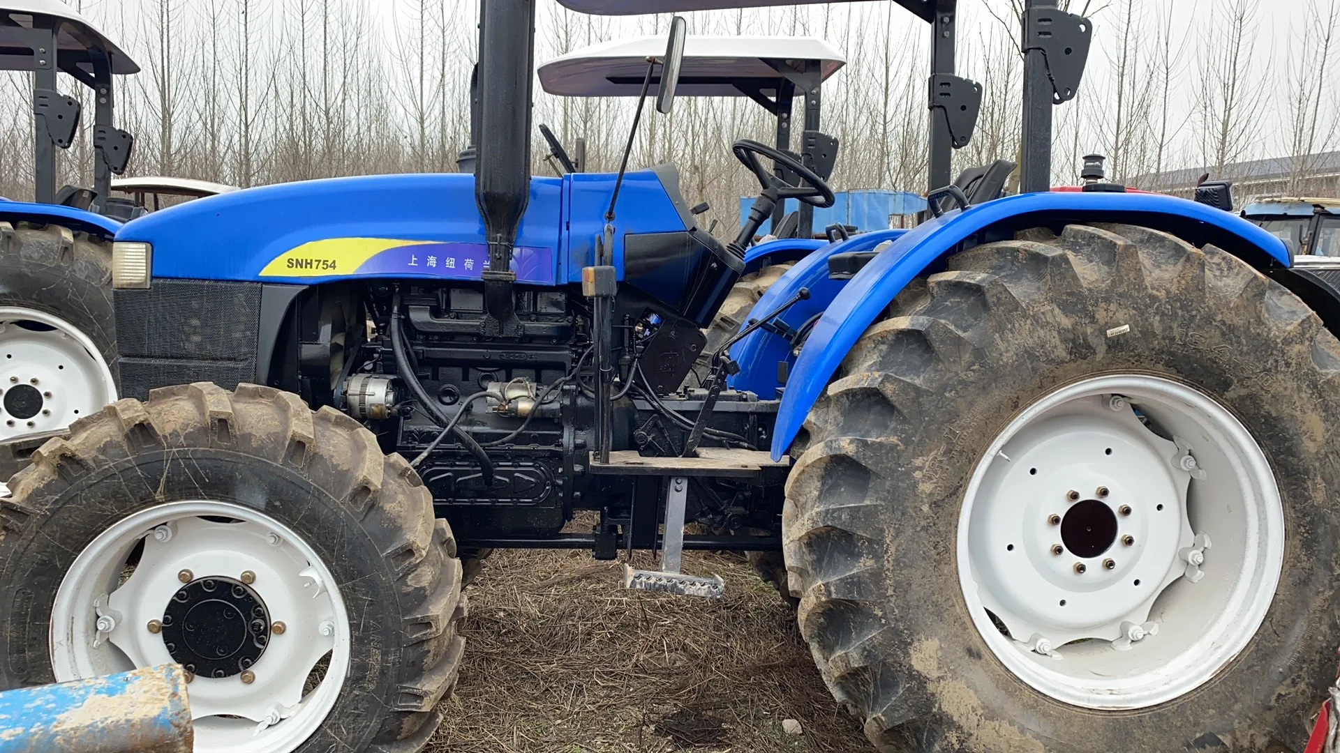 Used low tractors price  90hp 4wd  YTO agriculture farm tractor with good condition