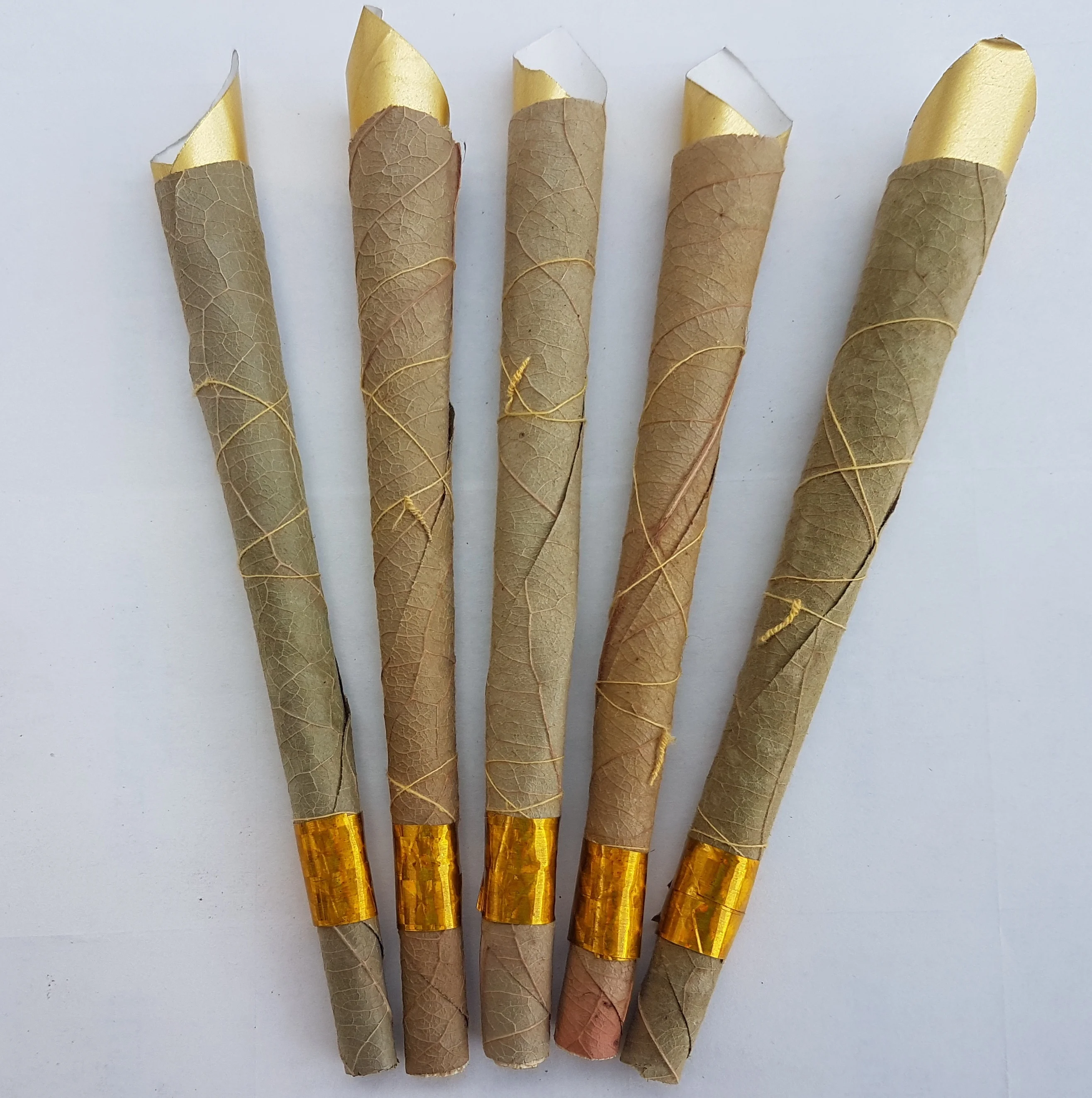 Супер медленно горящий лист со вкусом сигары предварительно свернутые конусы суставы Blunts обертывания OEM ароматизированные конусы лимонная мята предварительно свернутые листья