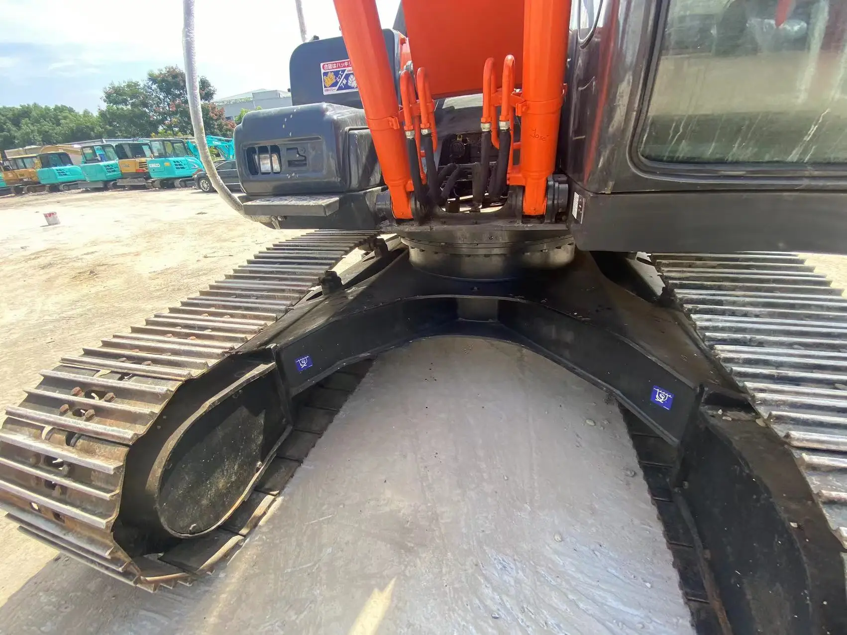 Экскаватор zx200-3 hitachi 20 тонн высокое качество на складе в Шанхае