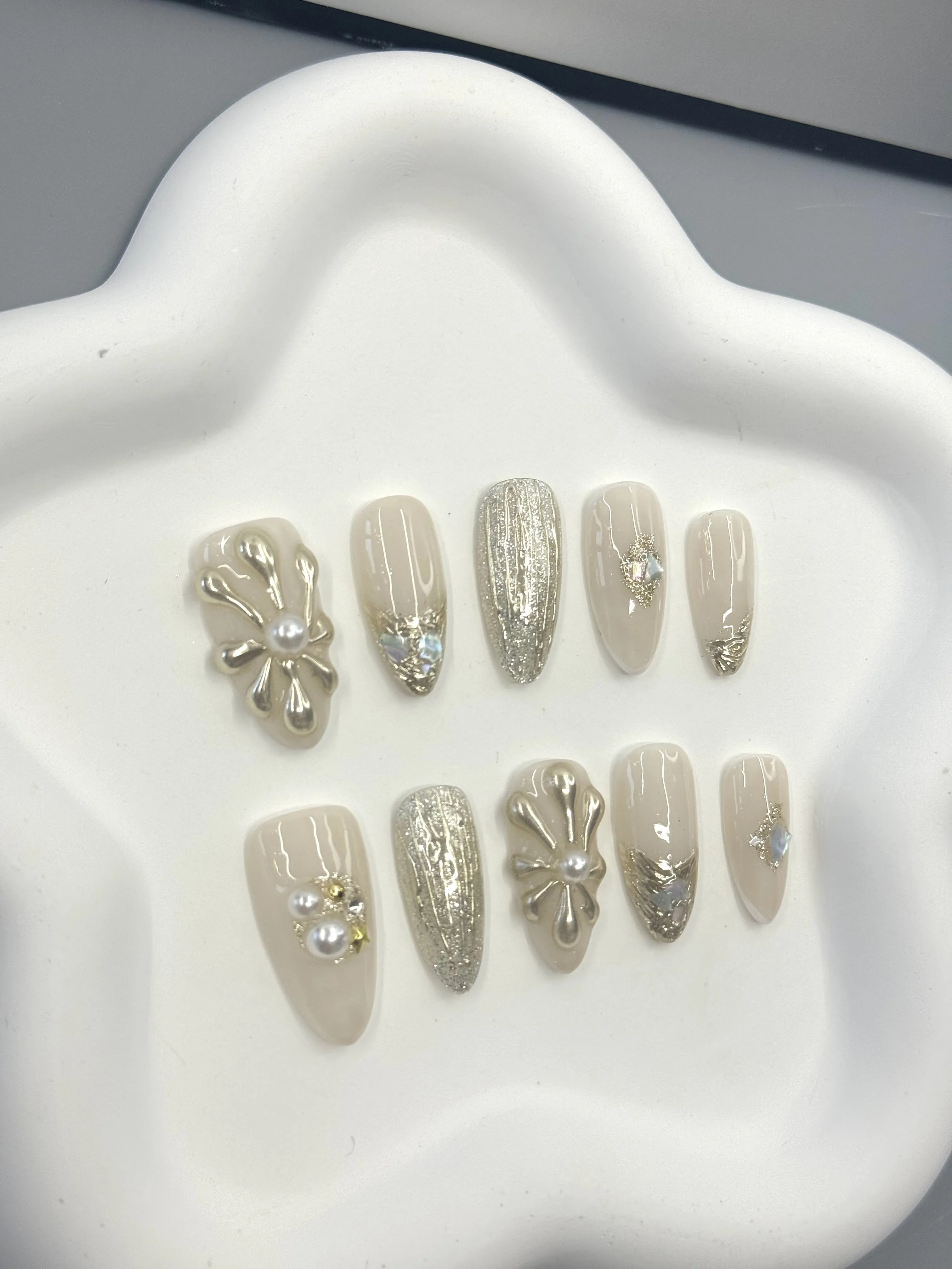 Handmade Press-On Nail Art Design 3D Golden Line Performance Acrylic False Nails