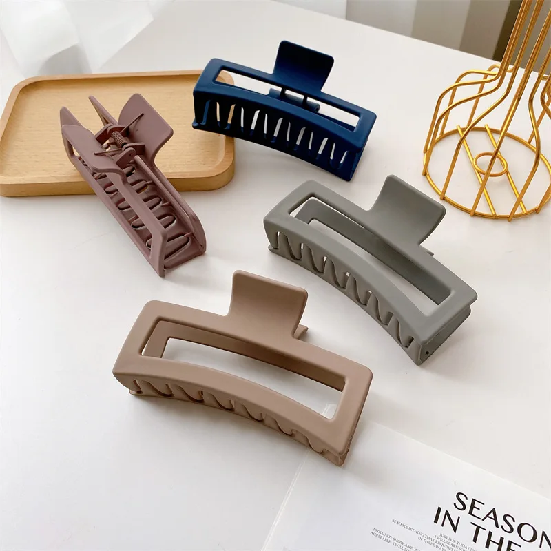 Yucat Wholesale 2022 New Amazon Women Fashion 13-cm Big Matte Plastic Hair Claws Resin Large Hair Clips For Thick Hair