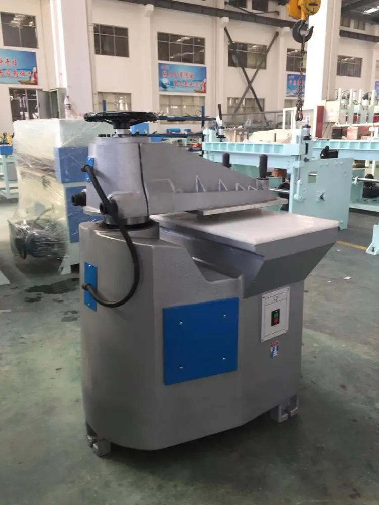 hydraulic swing arm leather cutting machine