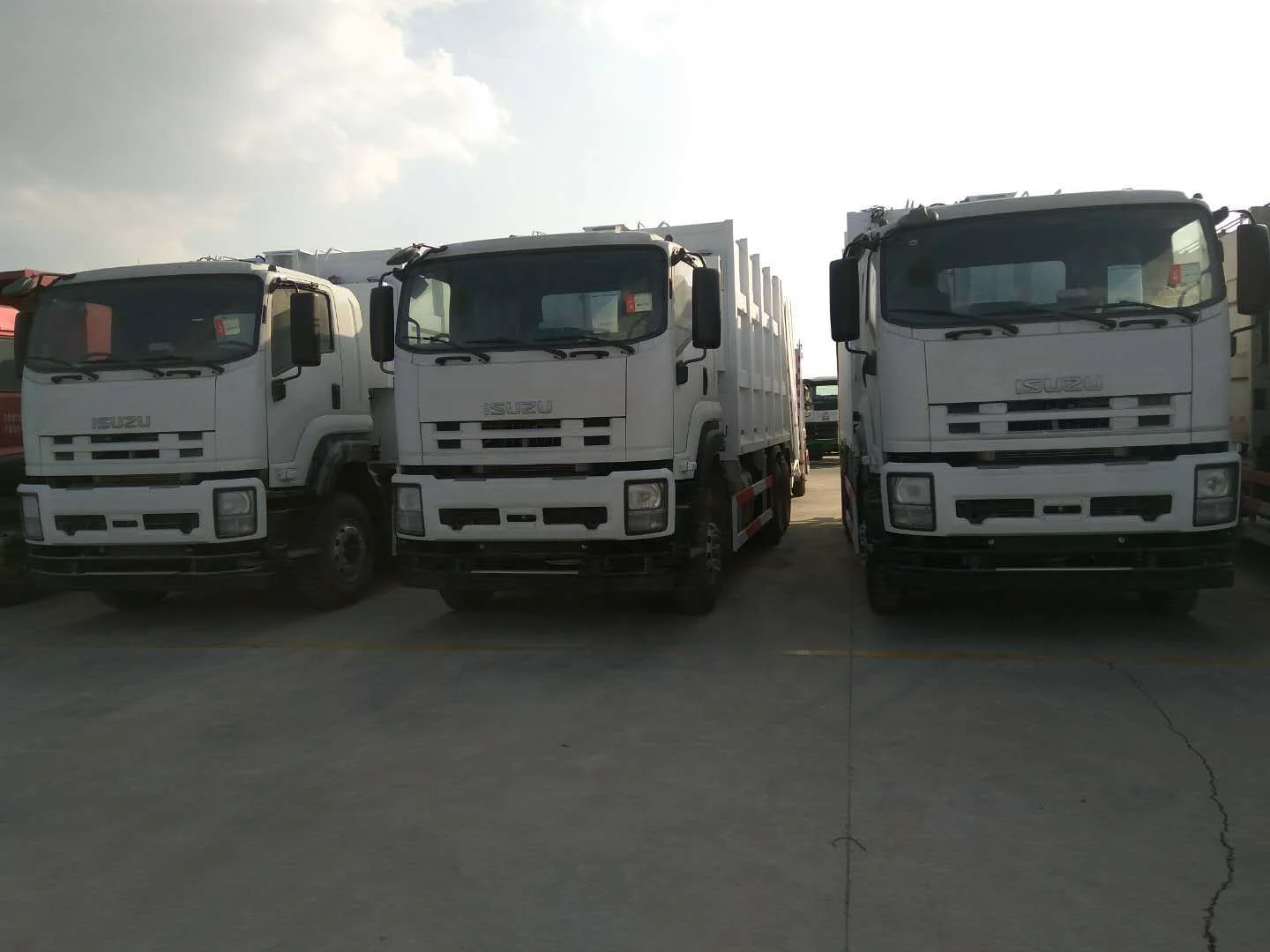  ISUZU