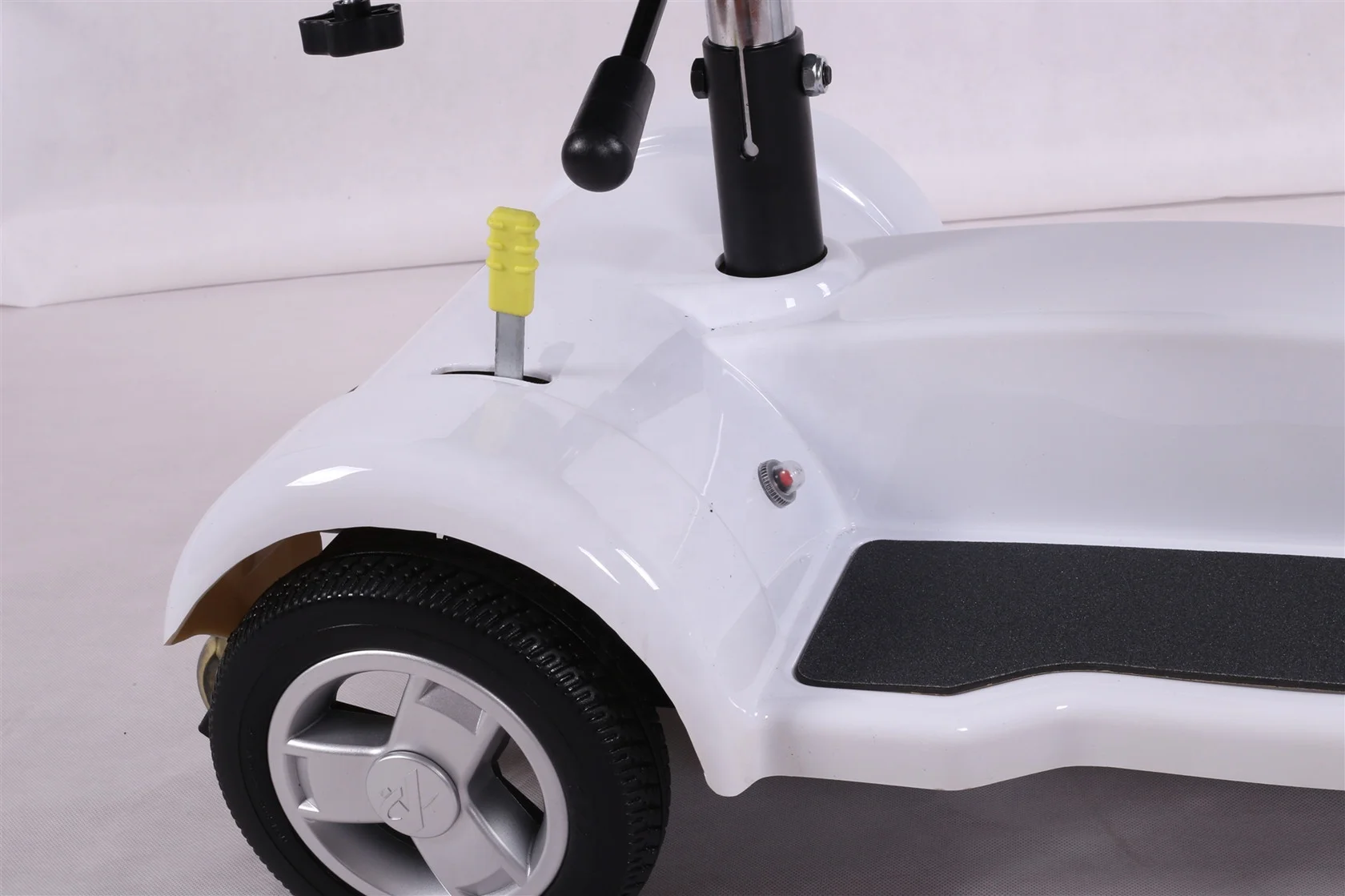 CHEAP ELECTRIC MOBILITY SCOOTER WITH FOUR WHEEL