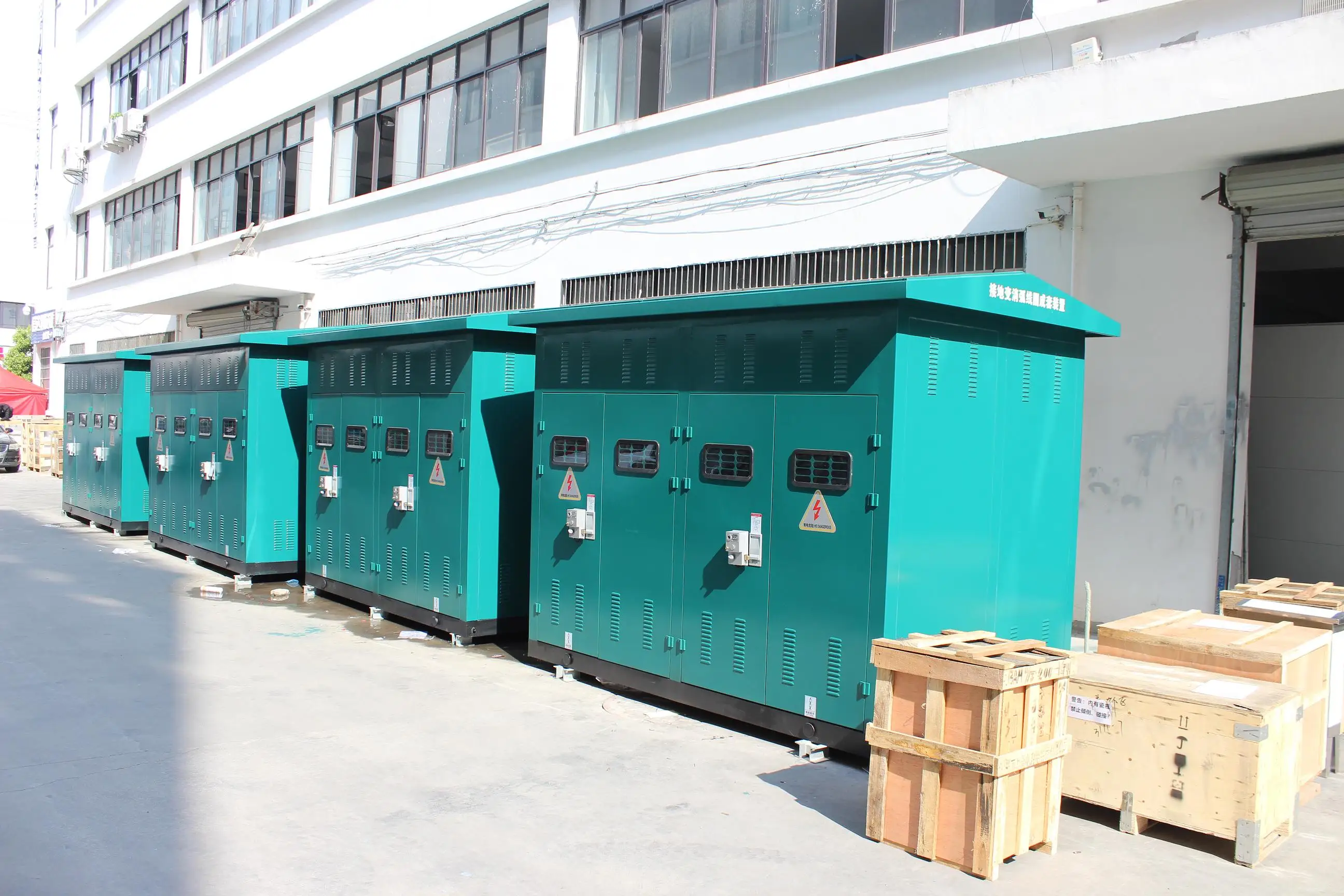 Наружный распределительный шкаф высокого напряжения с главной панелью