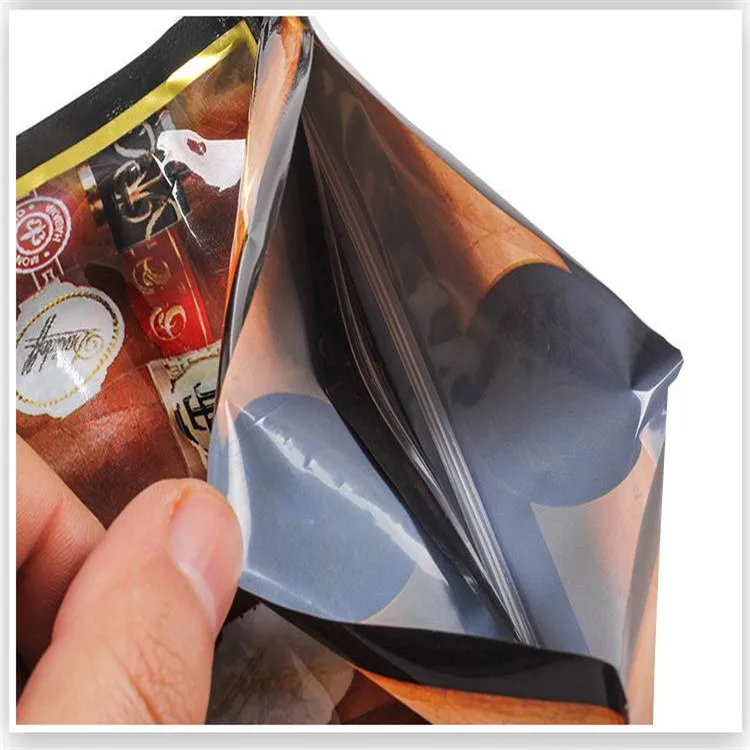 Customized Printed 150 gsm Humidor Bag For Cigars 4-50Ct Humidified Cigar Bags Reclosable Zip-Pack