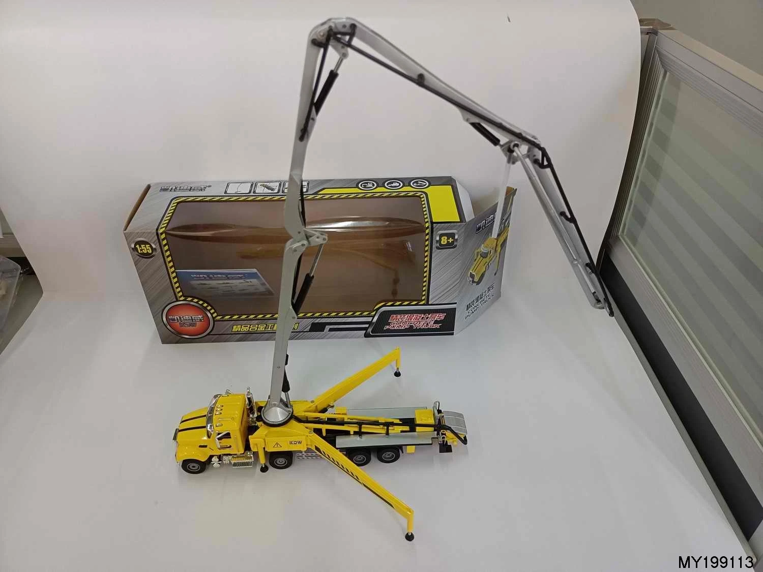 1:55 scale die cast miniature model toys Hardcover concrete pump truck for kids