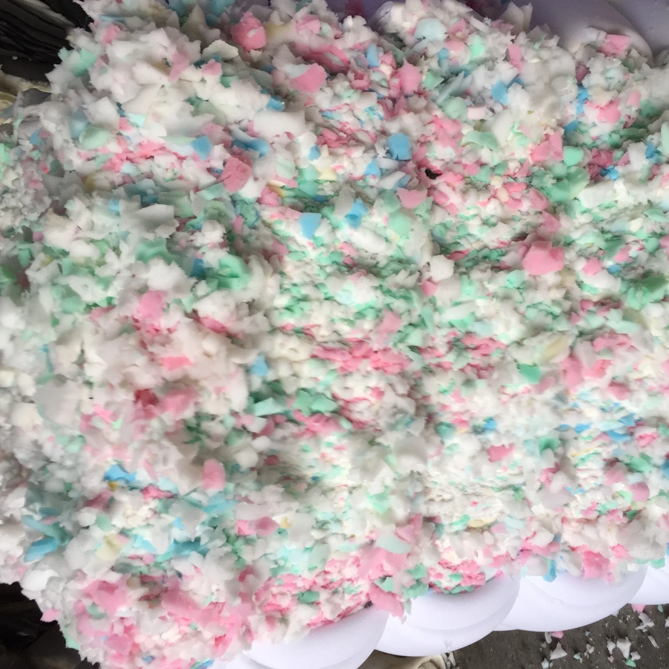 cheap shredded Bra foam scrap fabric sponge 100% dry clean shredded waste pack scrap pillow fillings