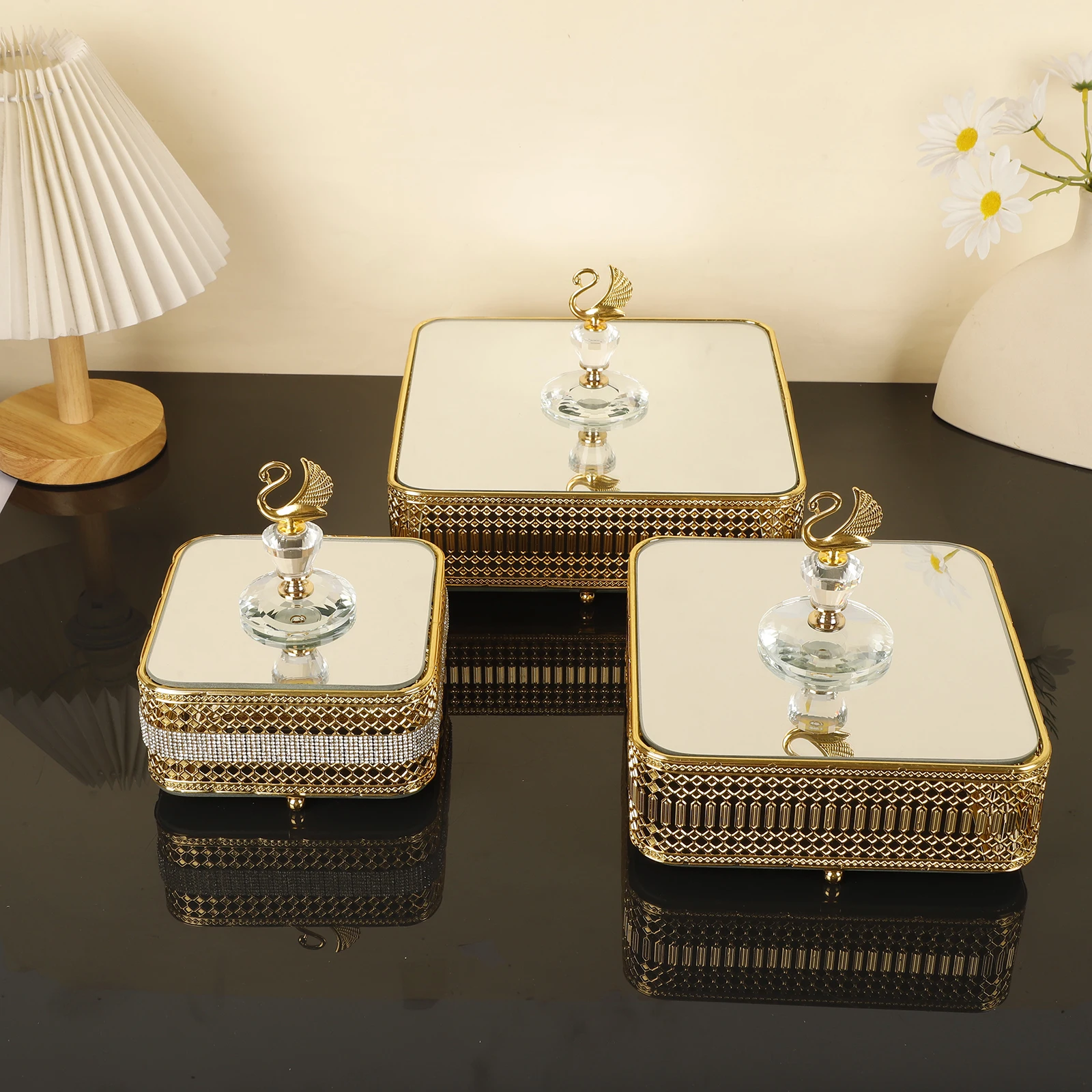 Luxury Vanity Home Decor Round Candy Box Arabic Style Ramadan Eid Gift Gold Glass Retro Antique Serving Mirror Tray With Lid