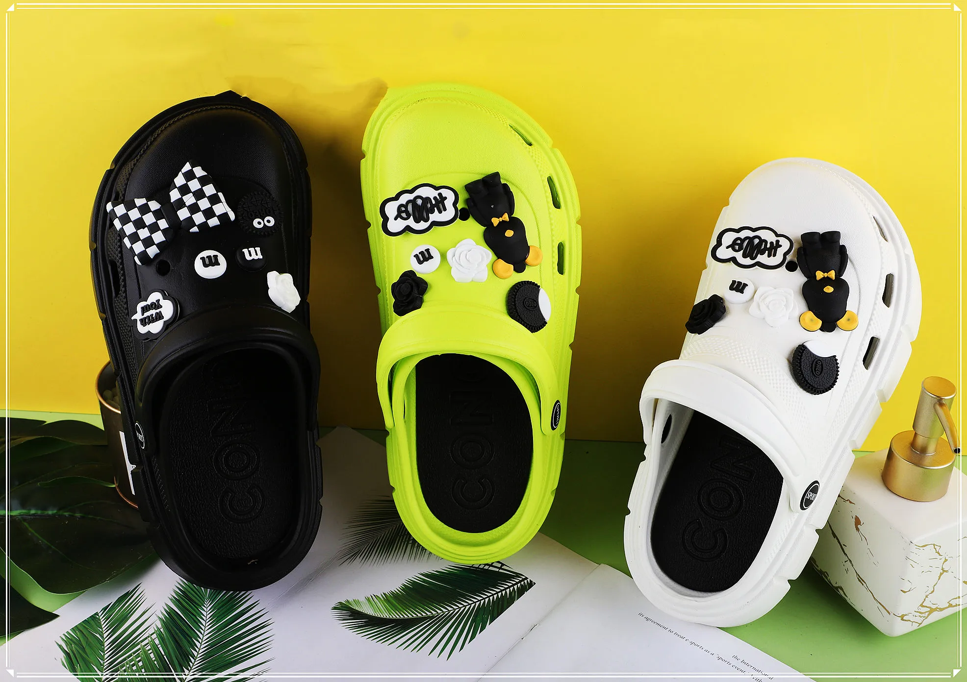 2023 lightweight  EVA Crocs Heel EVA Yeezy slippers for Children and Woman