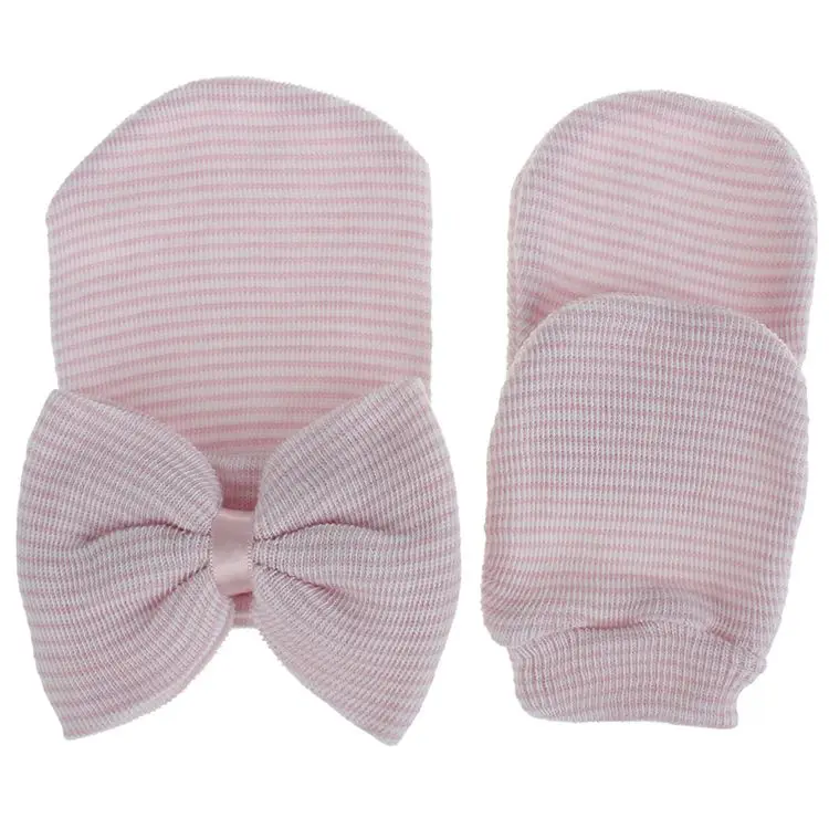 Мы предлагаем очаровательные хлопковые детские носки для новорожденных с большим бантом больница детский головной убор перчатки Комплект шапка аксессуары
