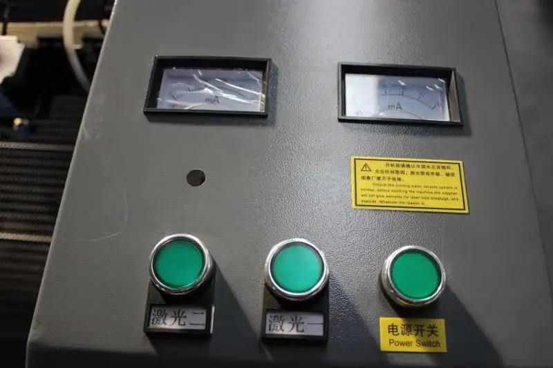 1610 автоматическая подача Широкоформатная машина для лазерной резки/CO2 лазерный резак