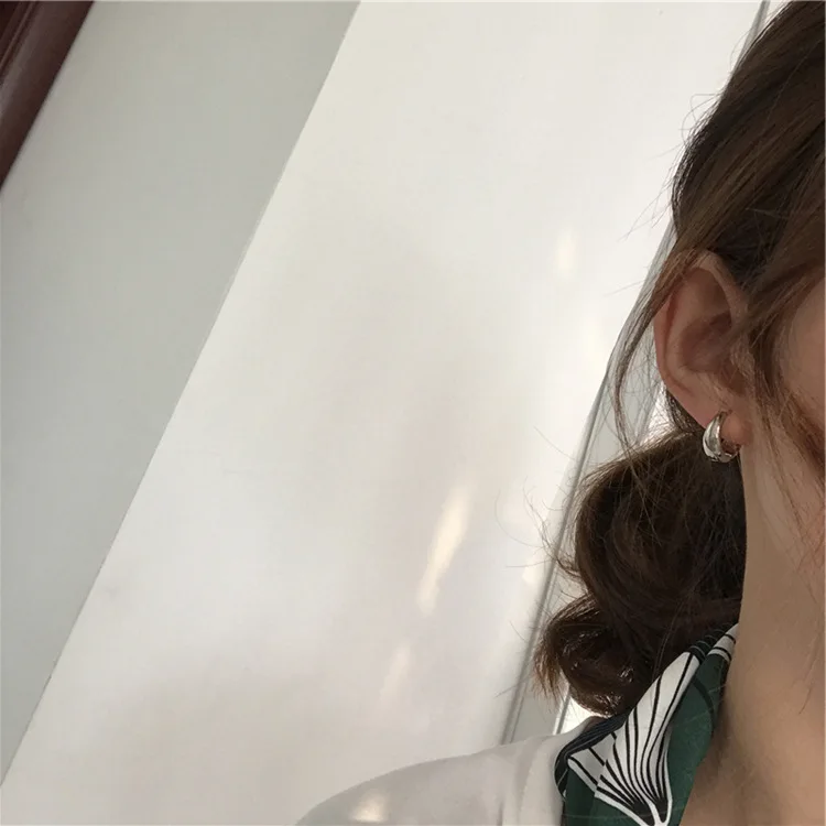 Elegant Temperament Simple Small Female Women Delicate Small High Grade Retro Metal Earrings For Gift