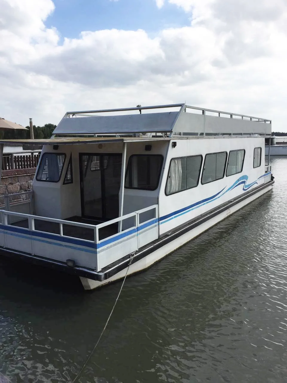 
Solar electric Power House Boat 