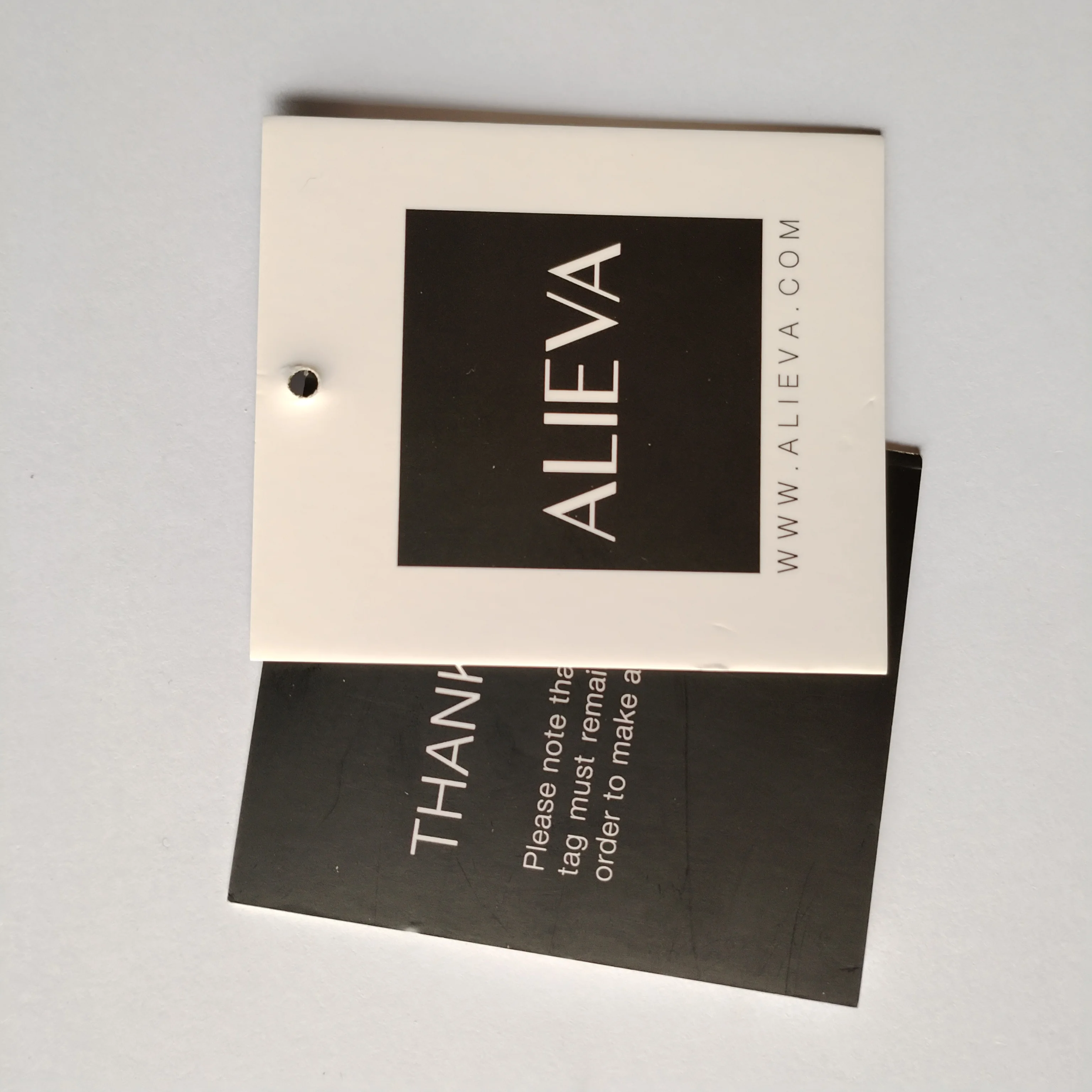 HT26 Clothing Paper Hang tag and Label with String And Pin Custom Printed Cardboard Brand Logo Luxury Hangtag for Garment