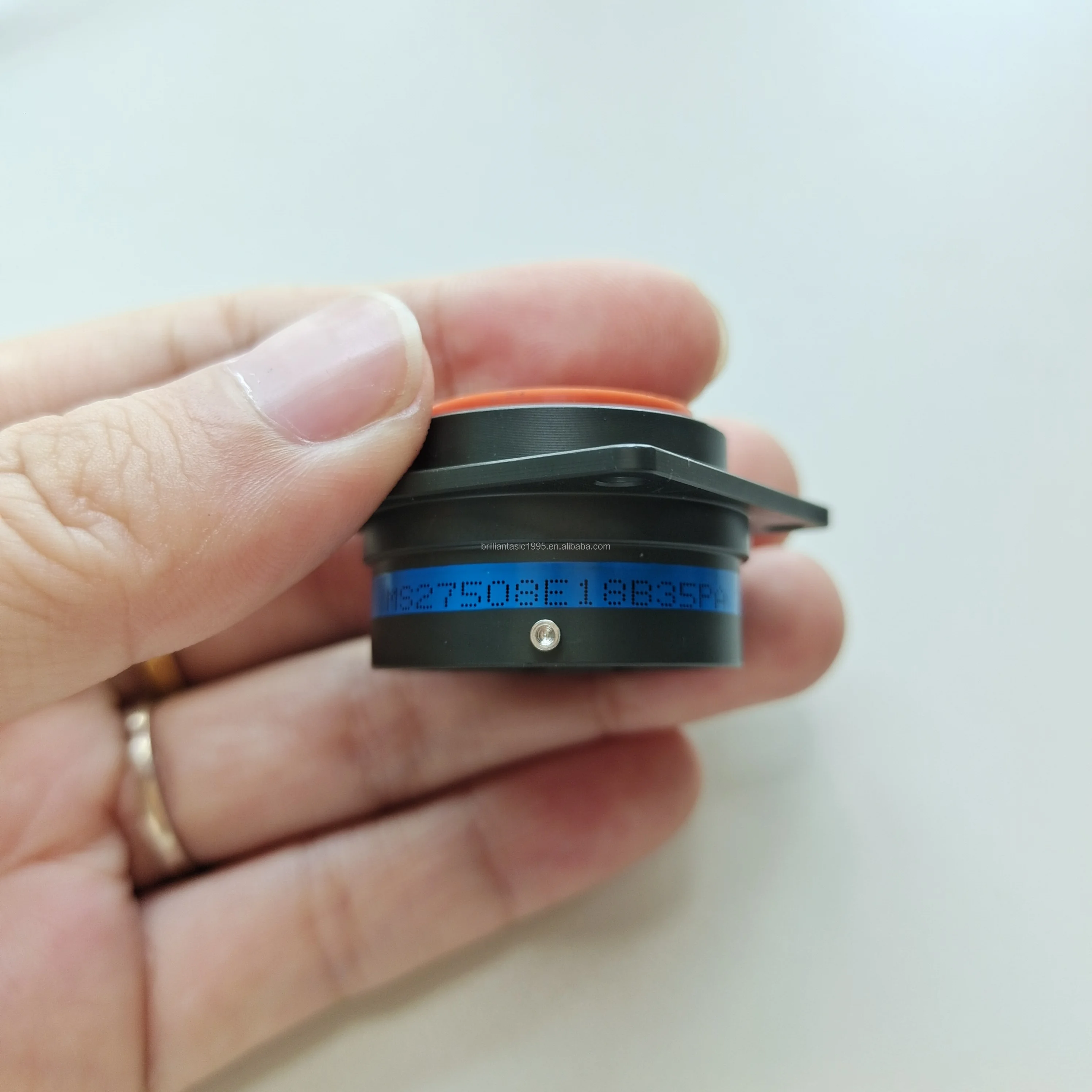 Brand new amphenol D38999/26FG35PE-LC fast shipping