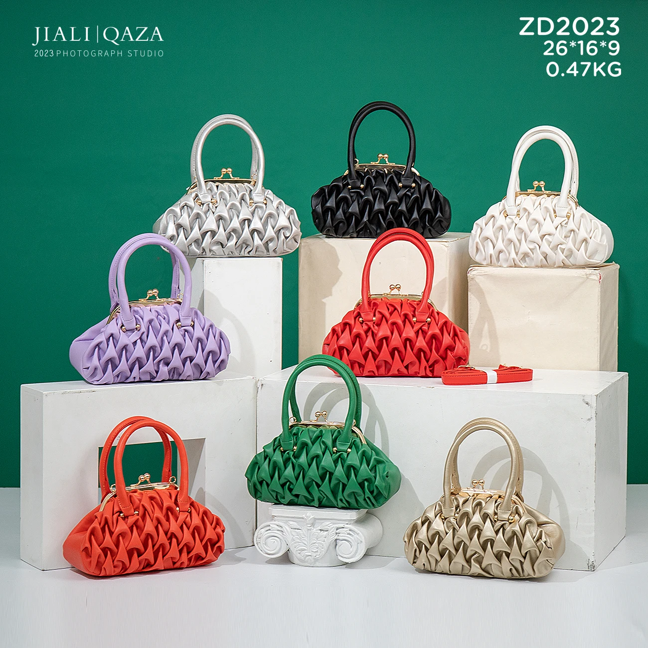 QAZA wholesale women classic luxury hand bags gold 2024 designer new trend PU leather high quality lady solid color shoulder bag