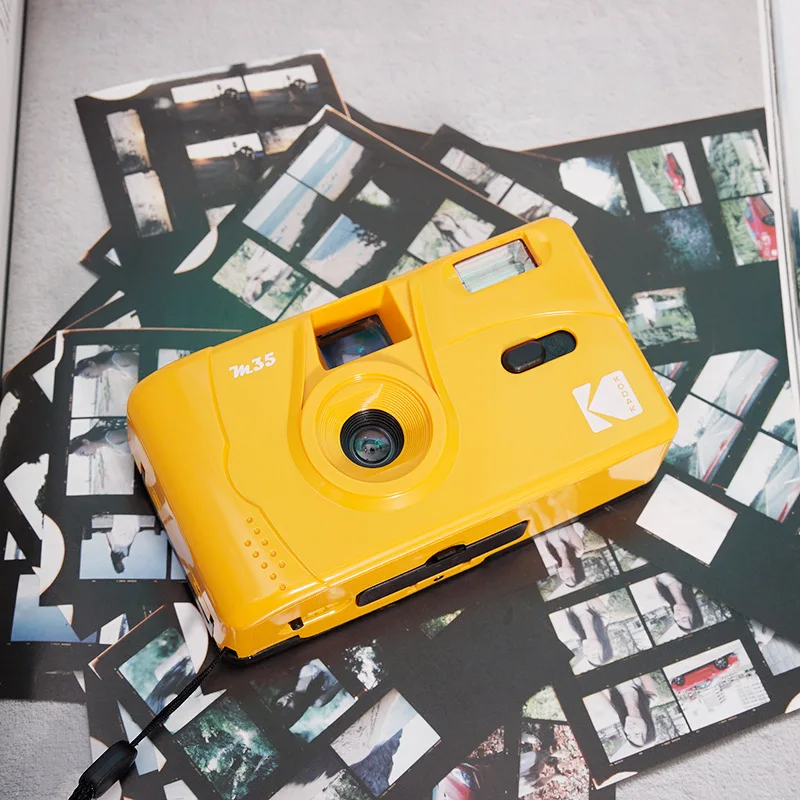 2021 HD Brand New Kodak Retro M35 35mm Reusable Film Camera Yellow/Classic Blue/Flame Scarlet with Flash Function Reusable