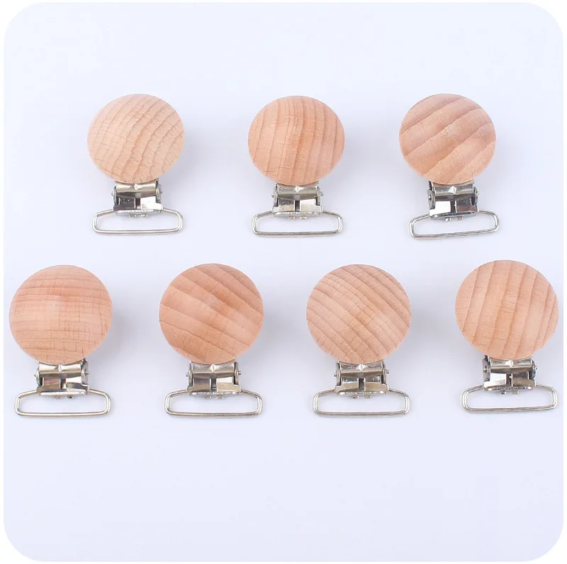 Custom Engraved Logo Natural Beech Wood Pacifier Clip Bead Wholesale Teether Accessories Baby Pacifier Clip 2022 New Design