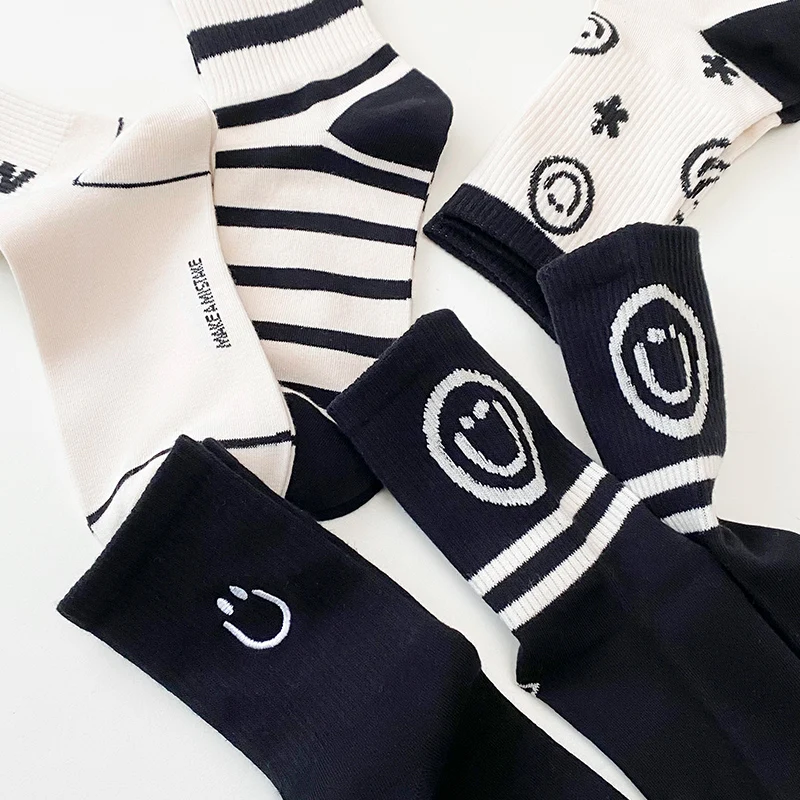 Best Sell fashion black white striped socks mid-calf length cotton teens girls street style socks