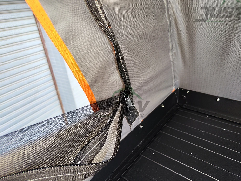 Off Road car Pick Up truck 4x4 camping   hard shell triangle Roof Top Tent Camper For Car Roof Top Tent