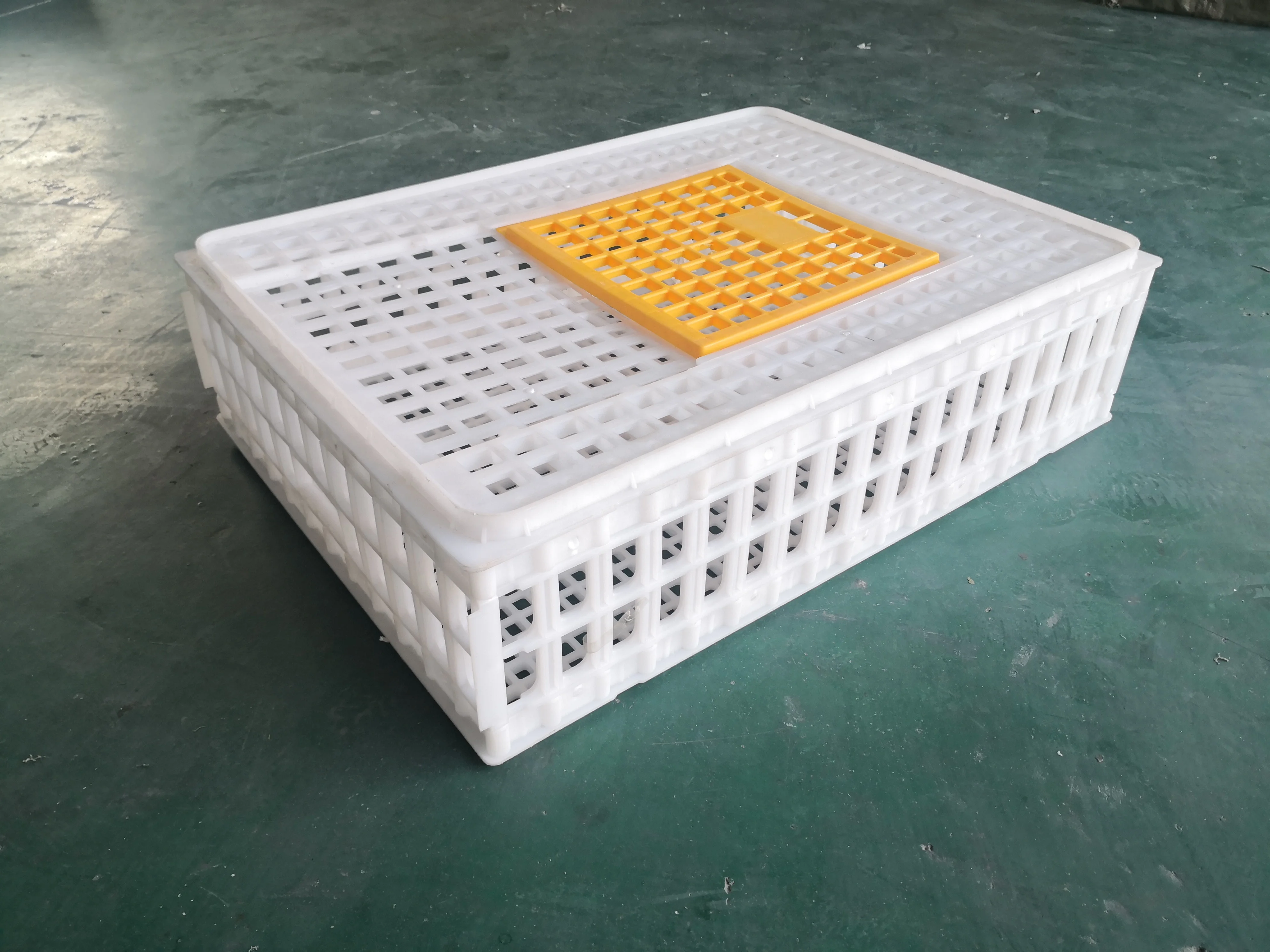 
low cost transportation coop chicken transport cage with sliding door 
