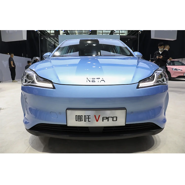 Nezha V Hot sale Electric Car  2022 300 Lite Lithium Iron Phosphate 301KM Small SUV 5 Seats Pure Electric Car New Car