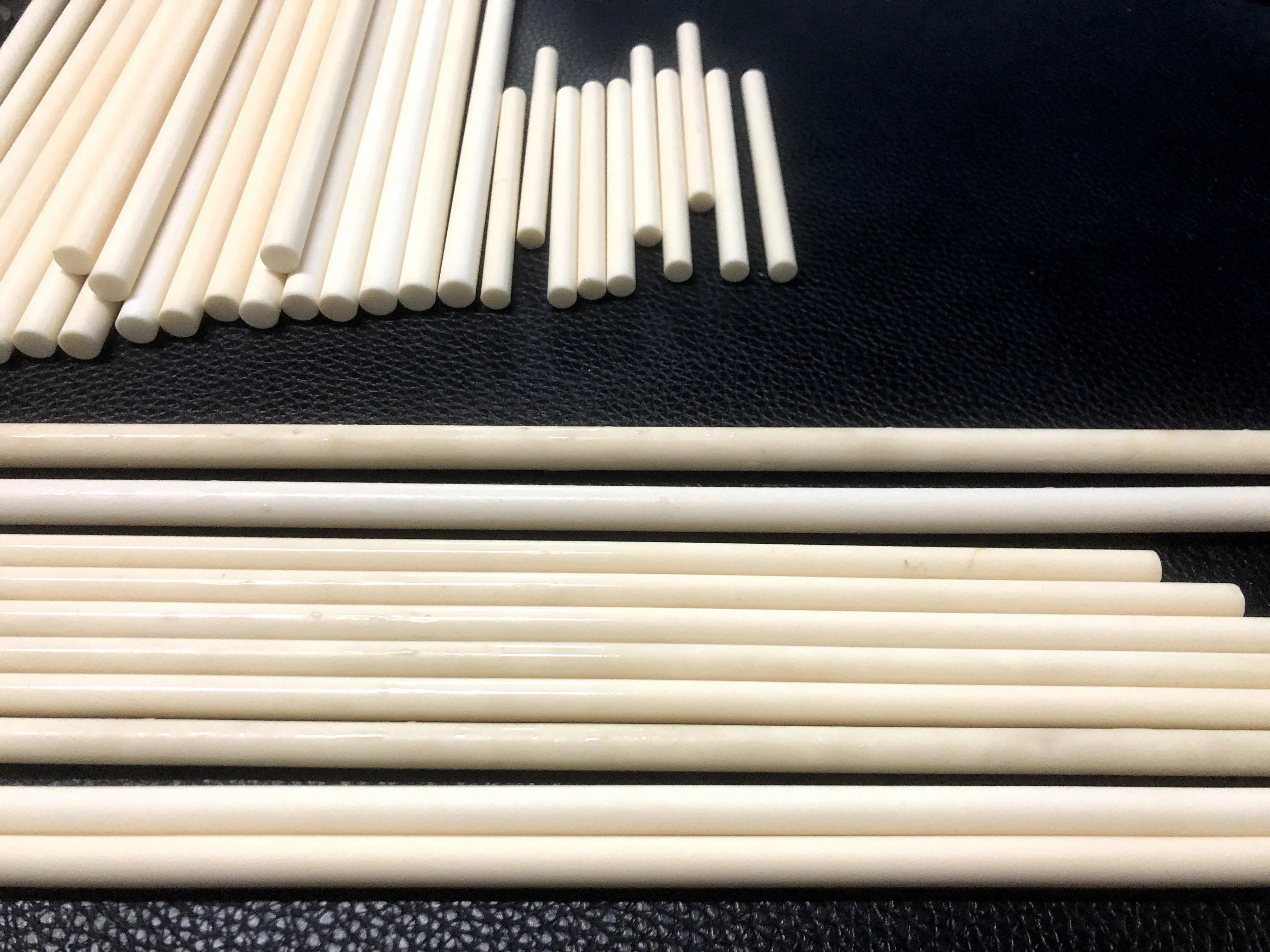 Индивидуальный Круглый высокопрочный 95% чистый циркониевый керамический стержень Zro2