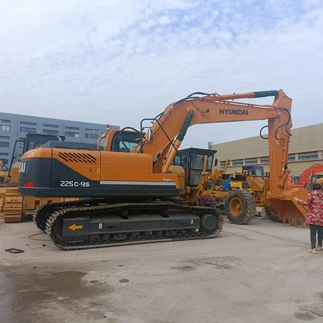 Great condition 25 ton operation weight Hyundai 225C-9S used excavator with cheap price and excellent performance for hot sale