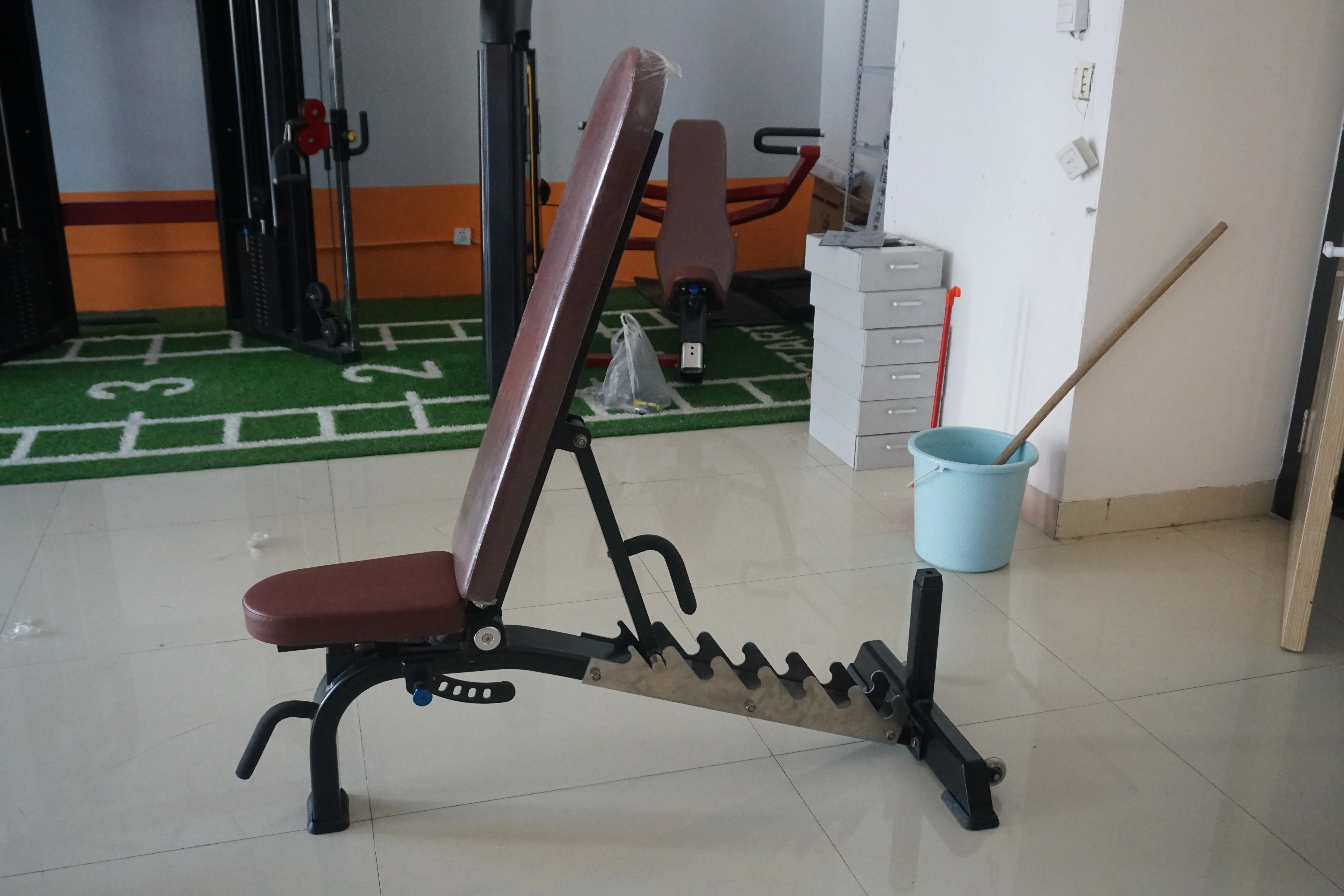 2024 New Fitness & Body Building Exercise Machine Adjustable Bench Gym Fitness Equipment